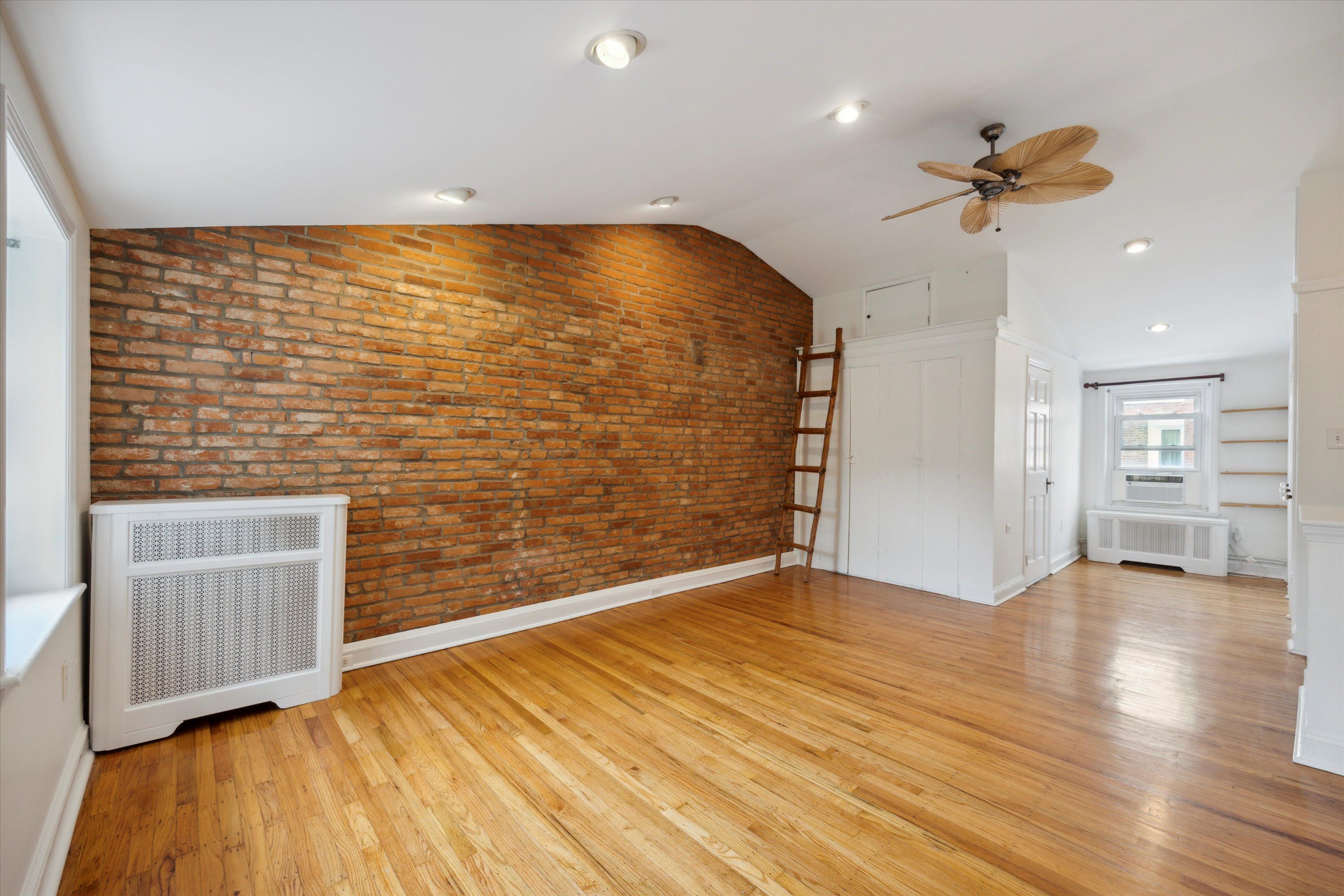 2037 Rittenhouse SQ Unit 2