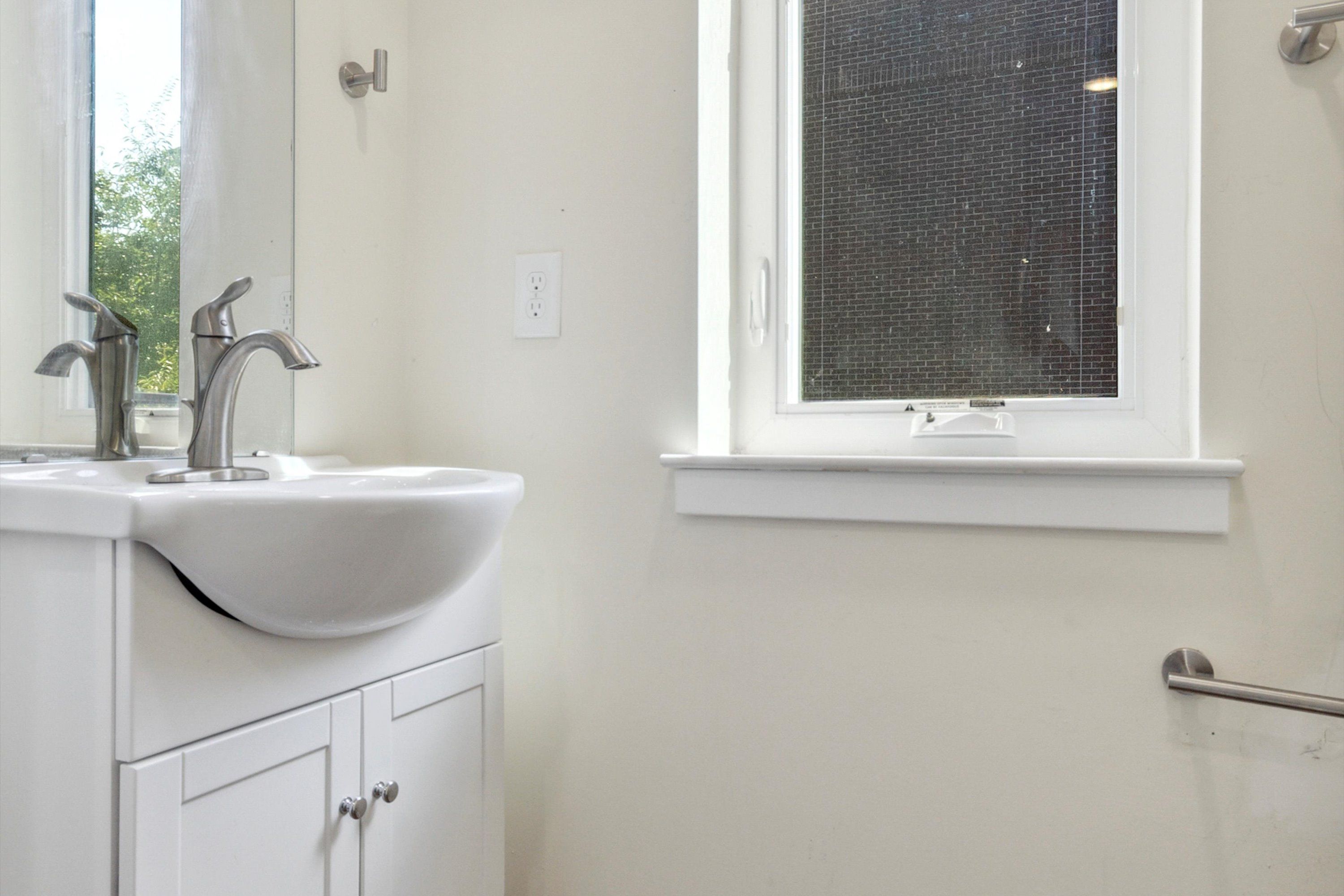 1519 N Sydenham St Unit B
