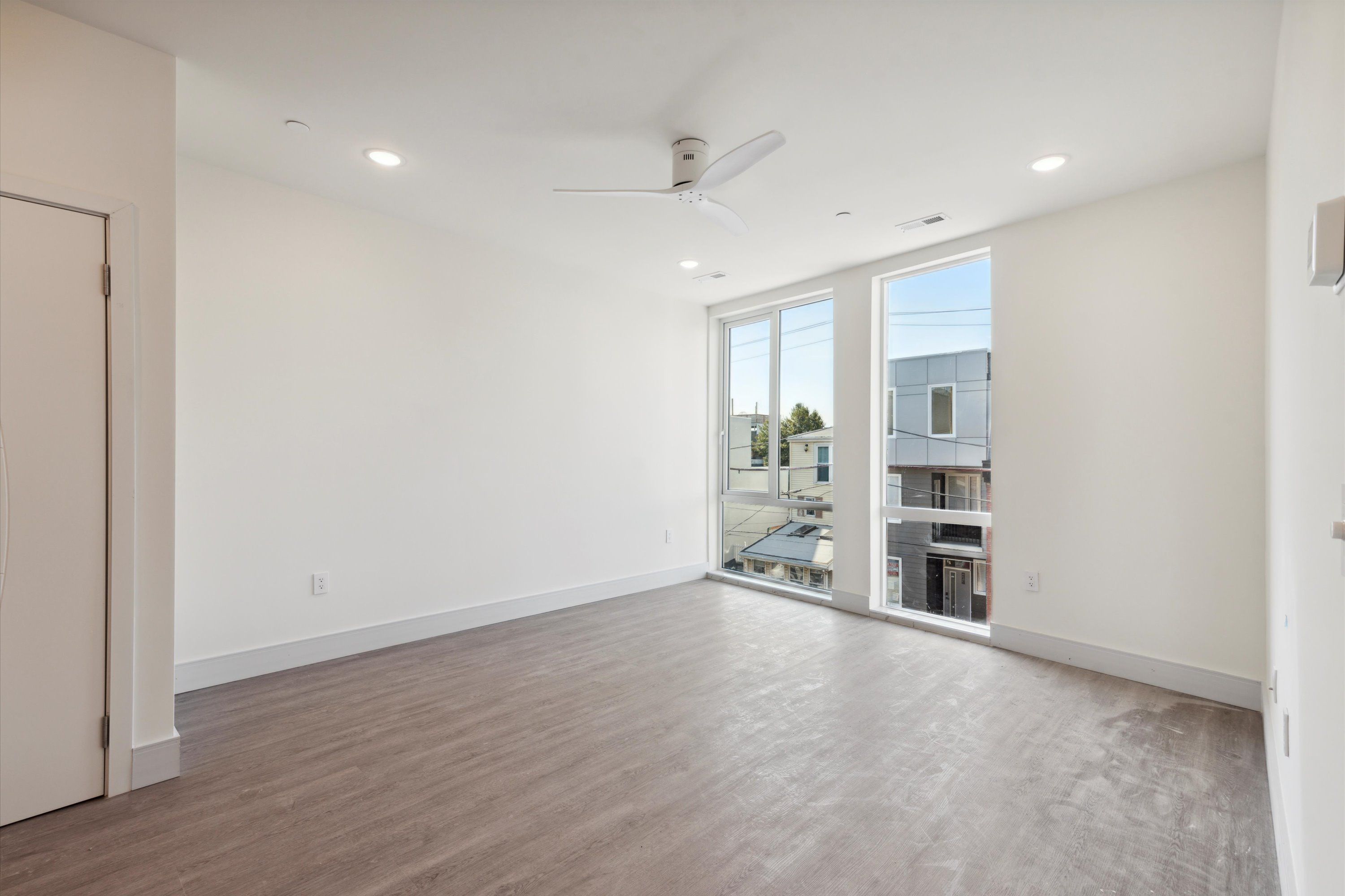 1221 E Fletcher St Unit 401
