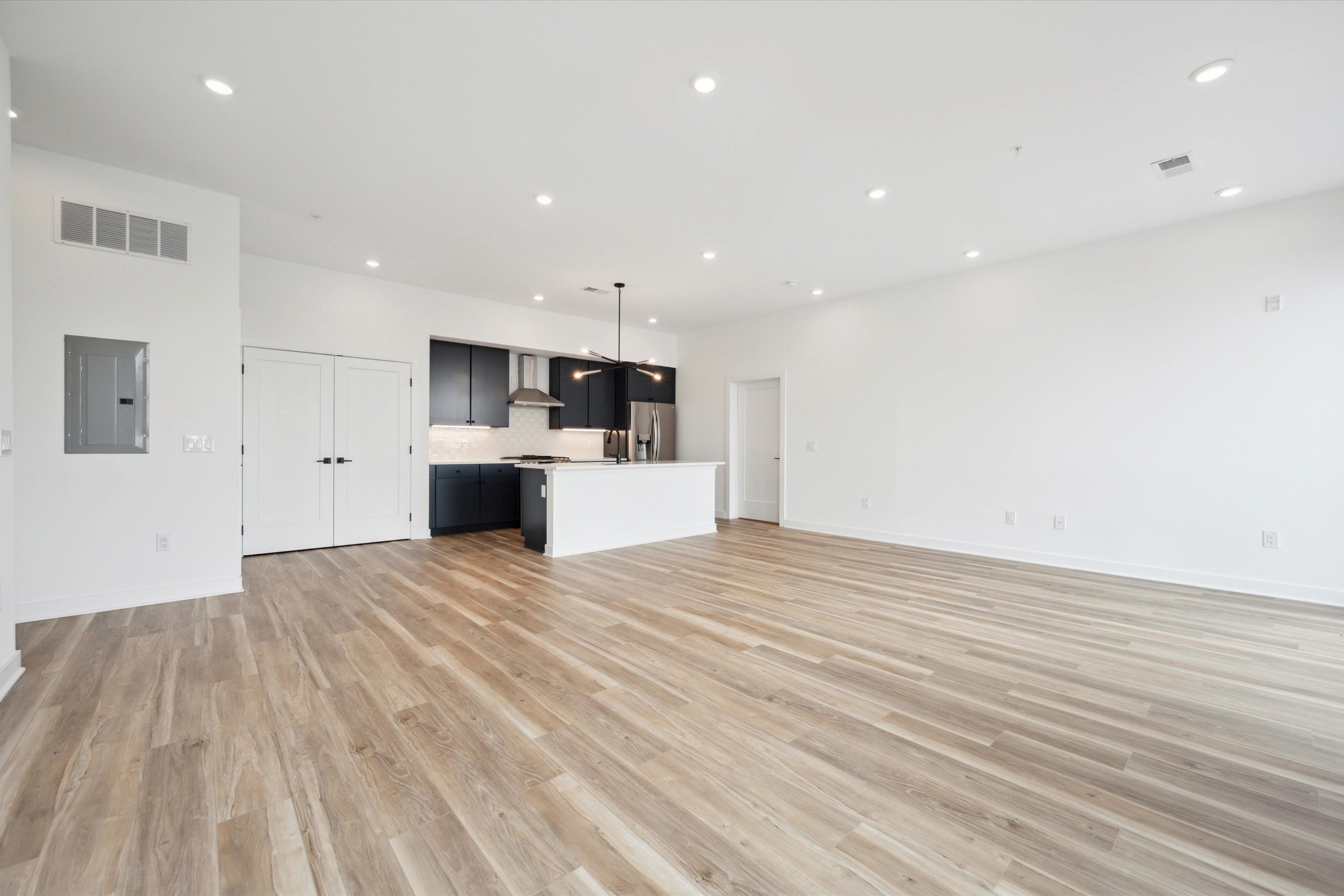 2636 E YORK ST Unit 606