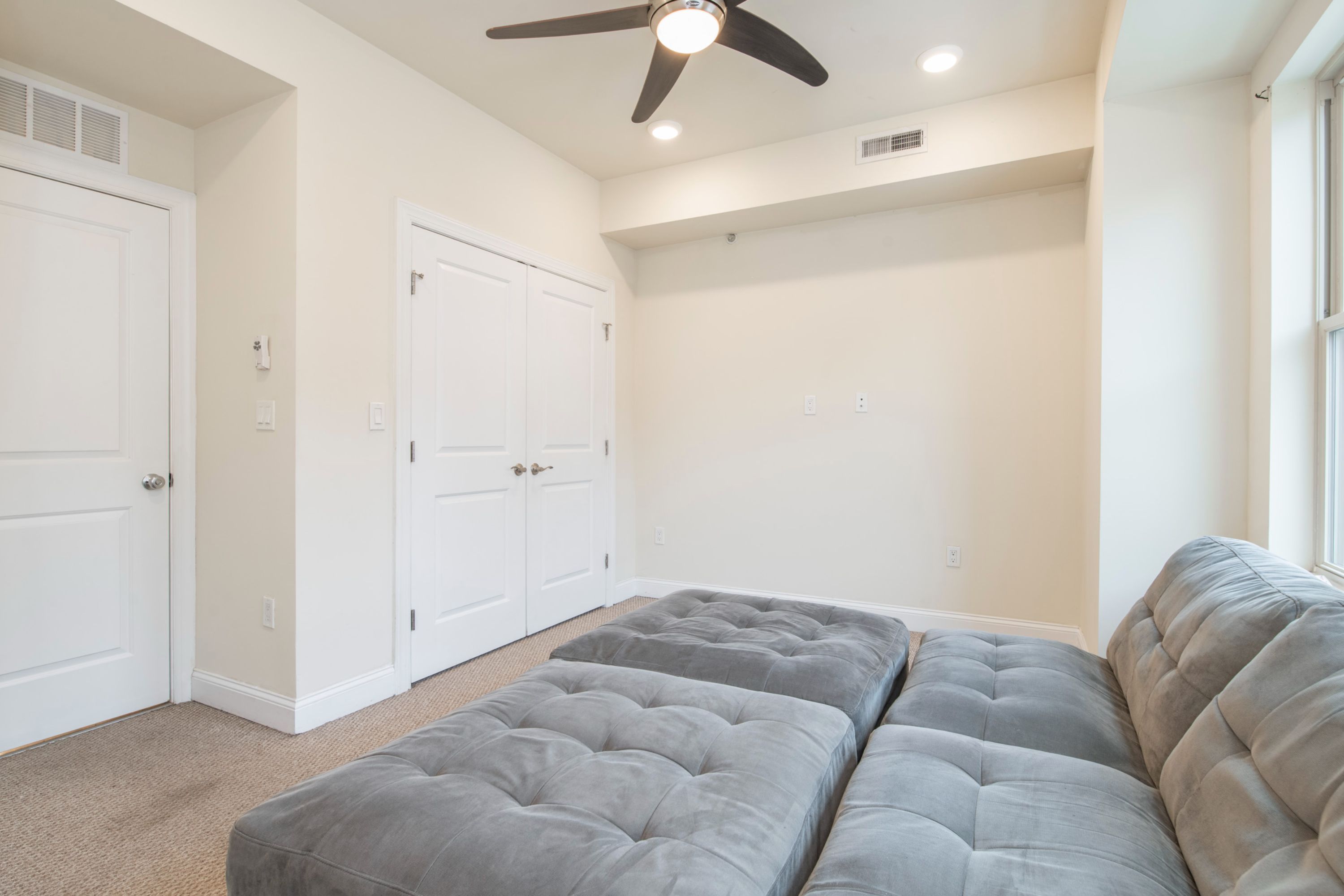 1825 N BOUVIER ST Unit B 1825 N BOUVIER ST Unit B