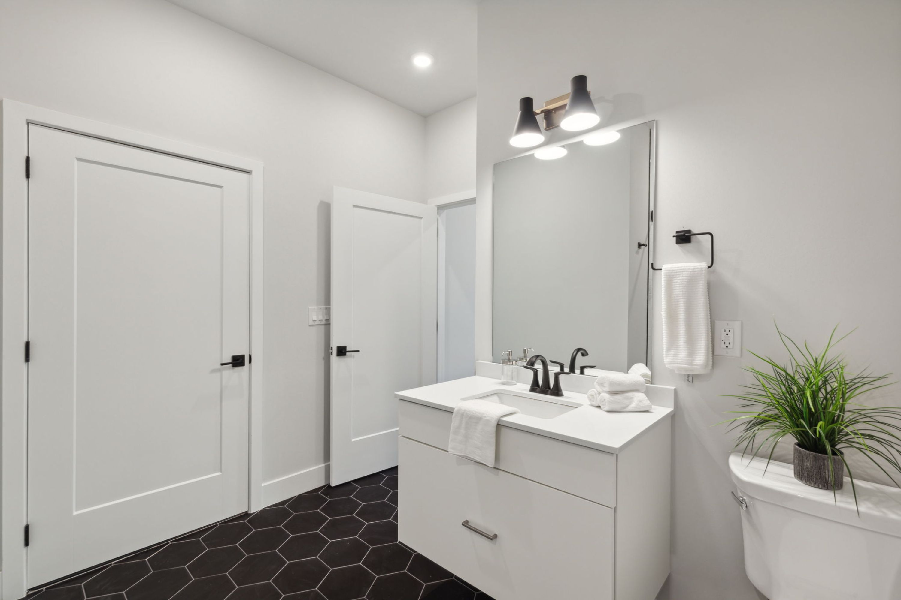 6910 Ridge Avenue Unit 412