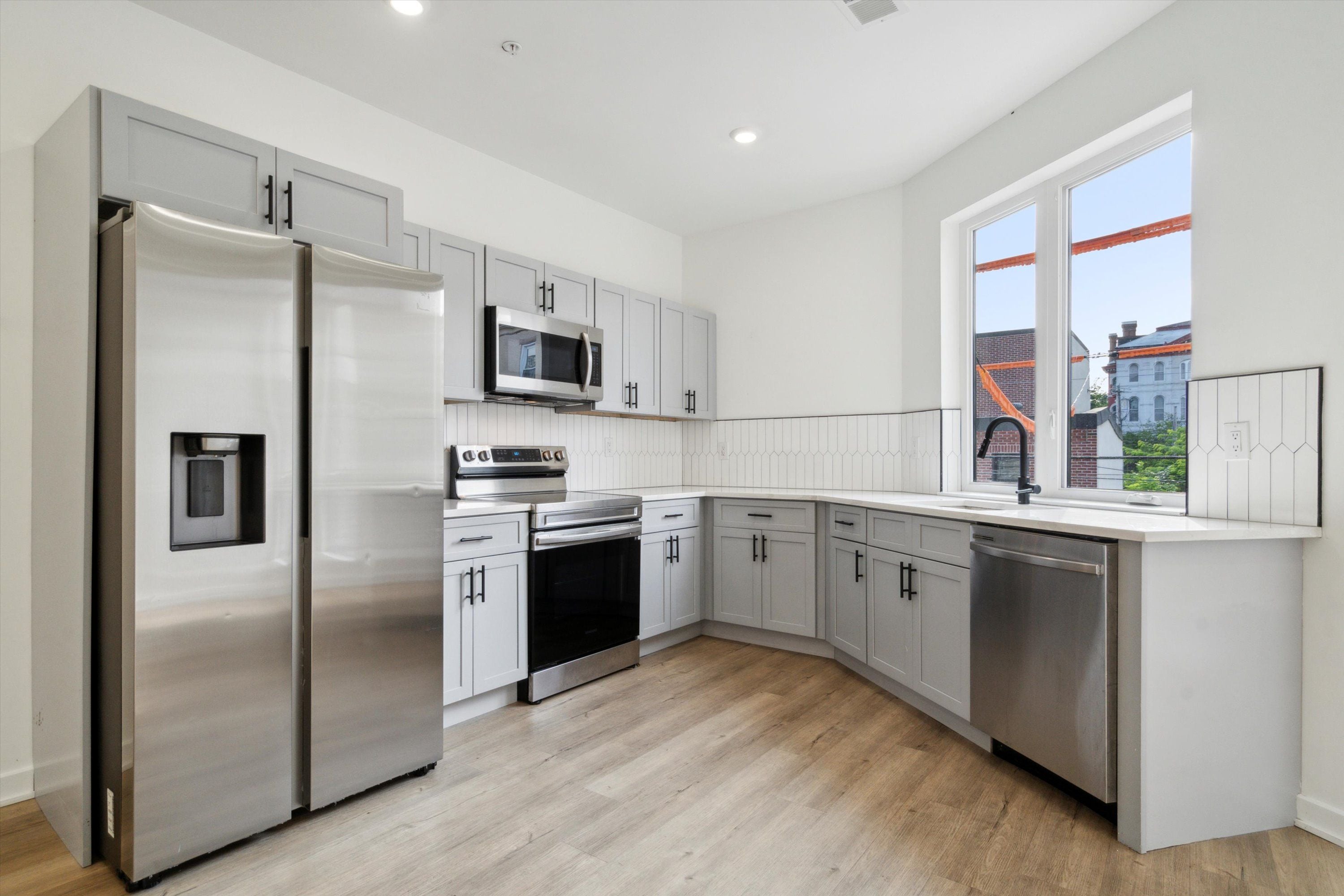 1533 N Sydenham ST Unit B