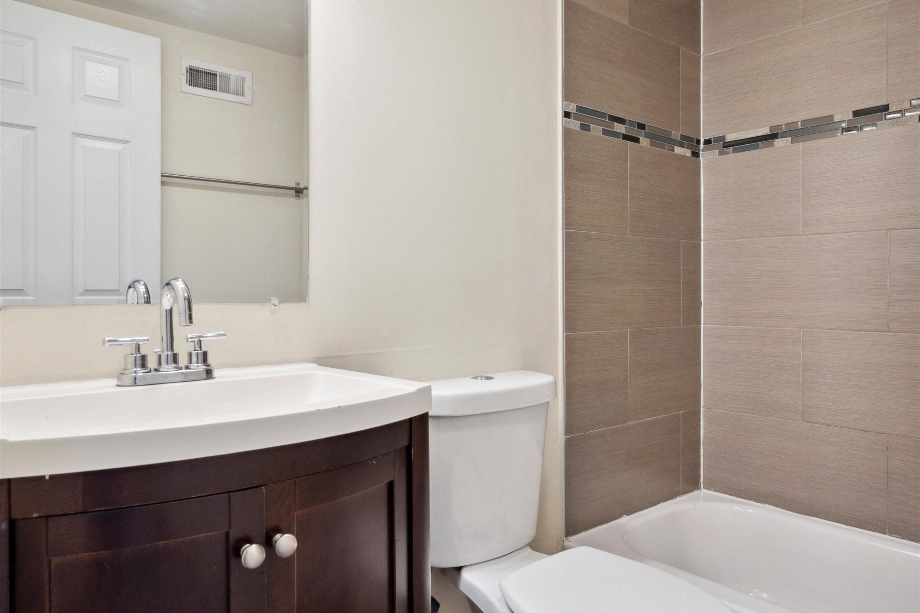 1832 W MONTGOMERY AVE Unit A