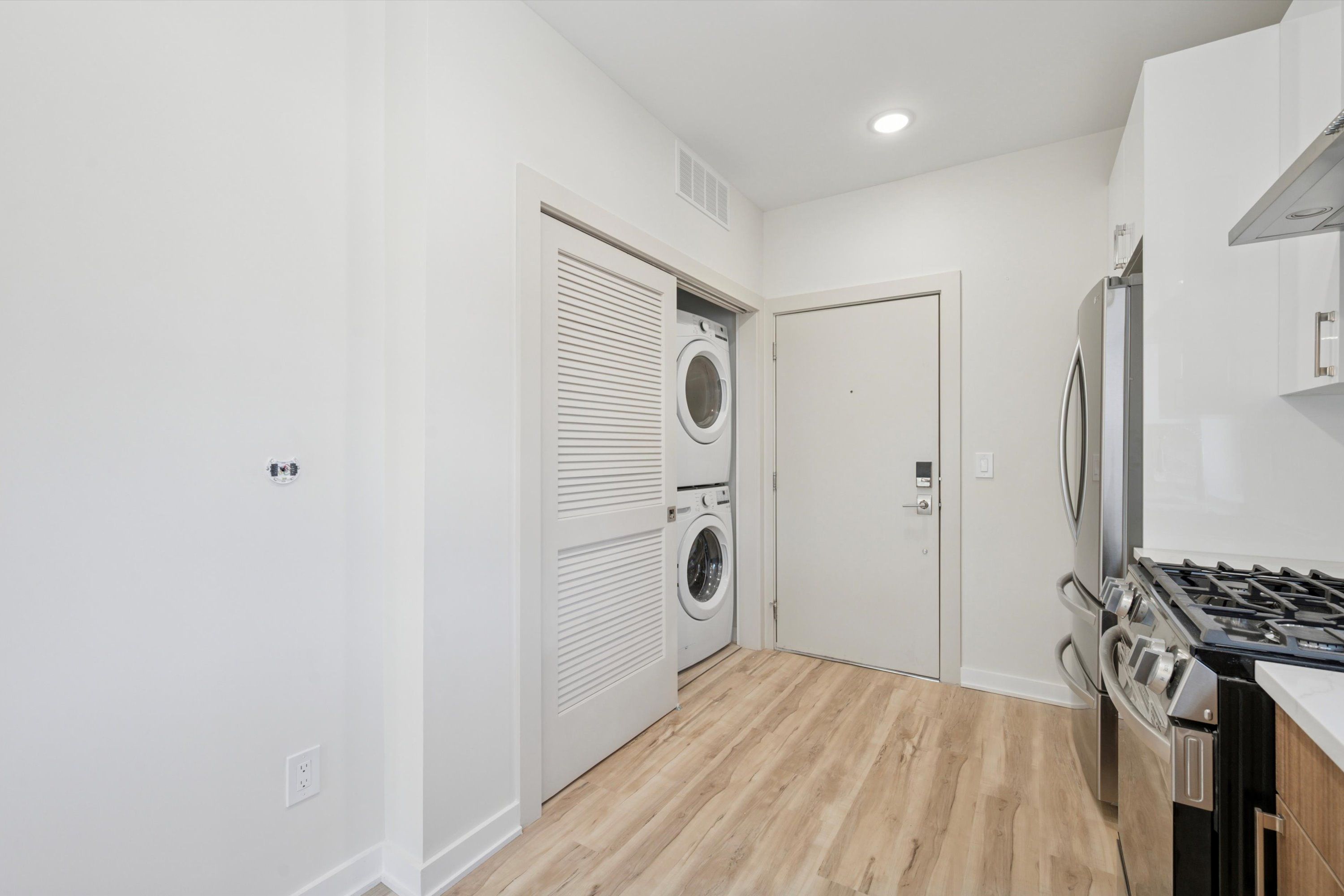 3729 LANCASTER AVE Unit 303