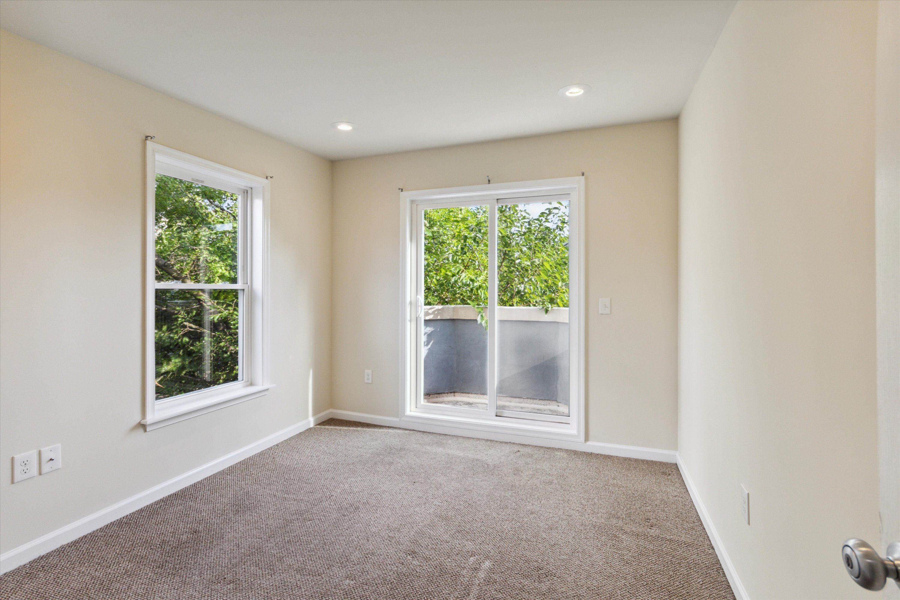 1804 W MONTGOMERY AVE