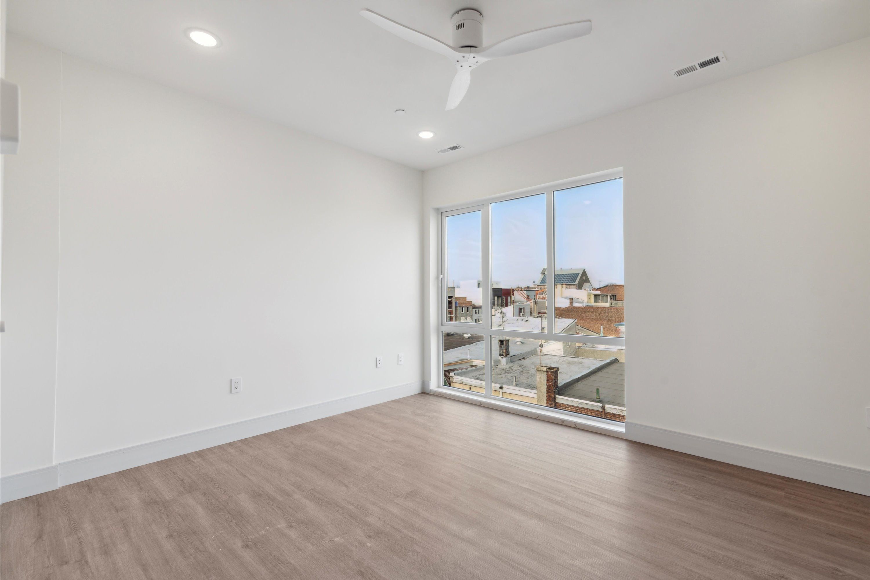 1221 E Fletcher St Unit 209