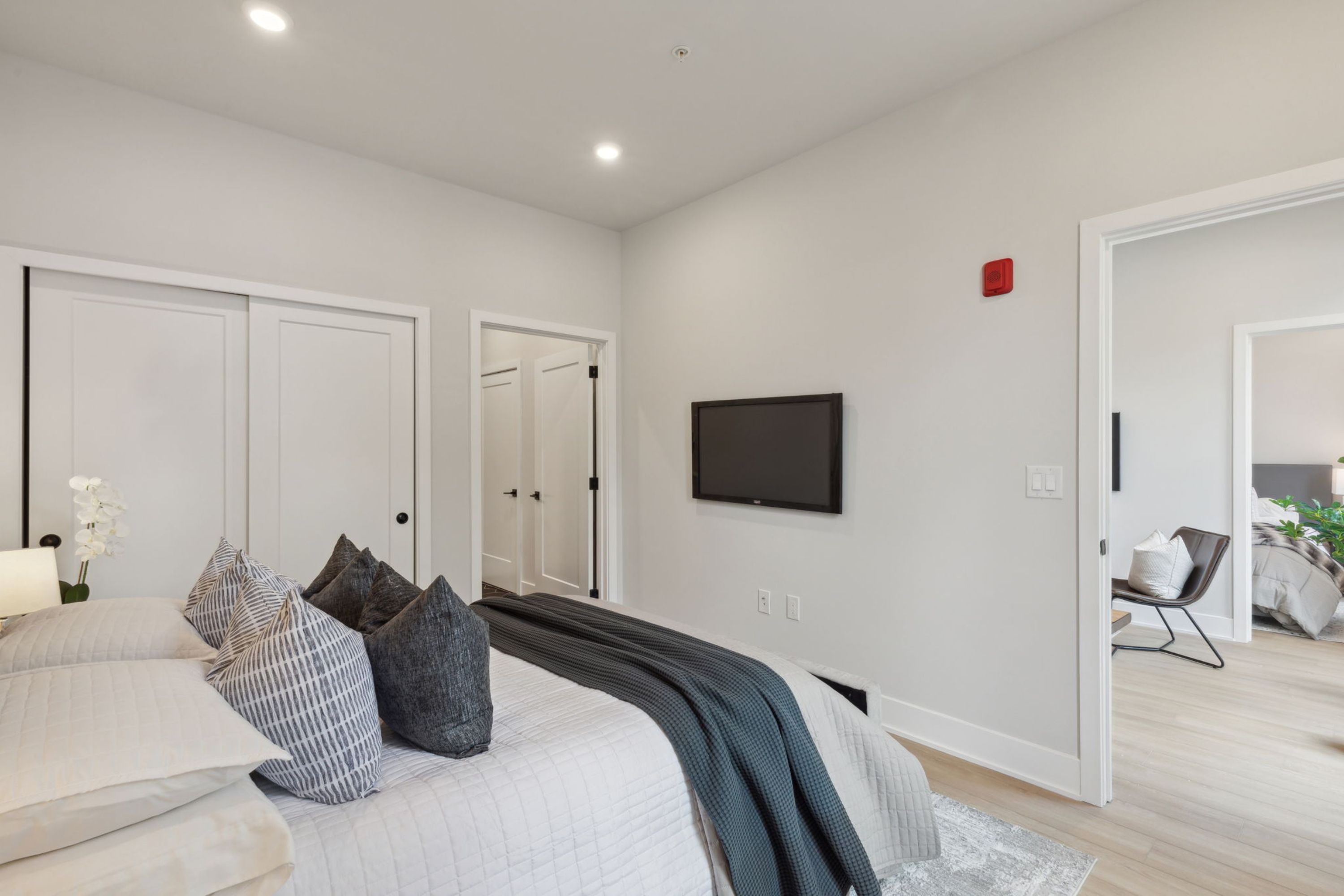 6910 Ridge Avenue Unit 412