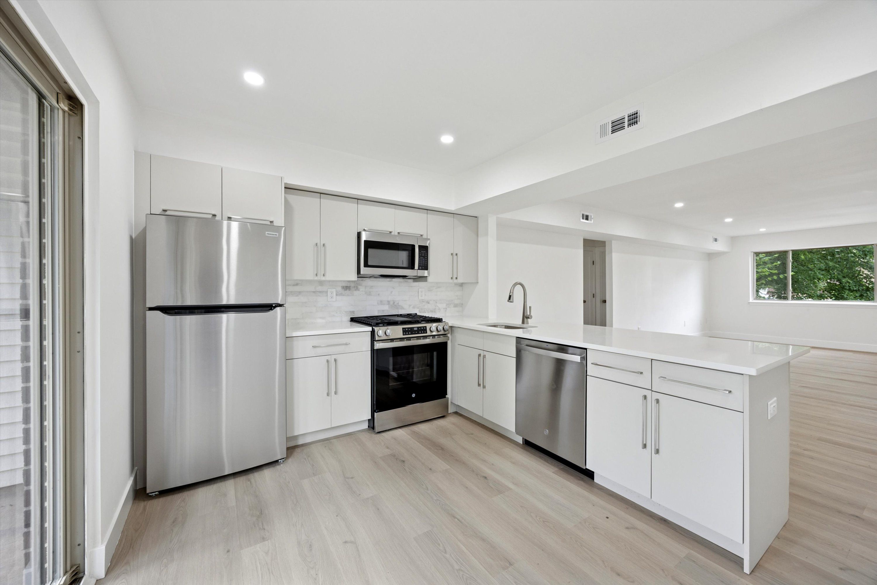 511 Bradley Ct