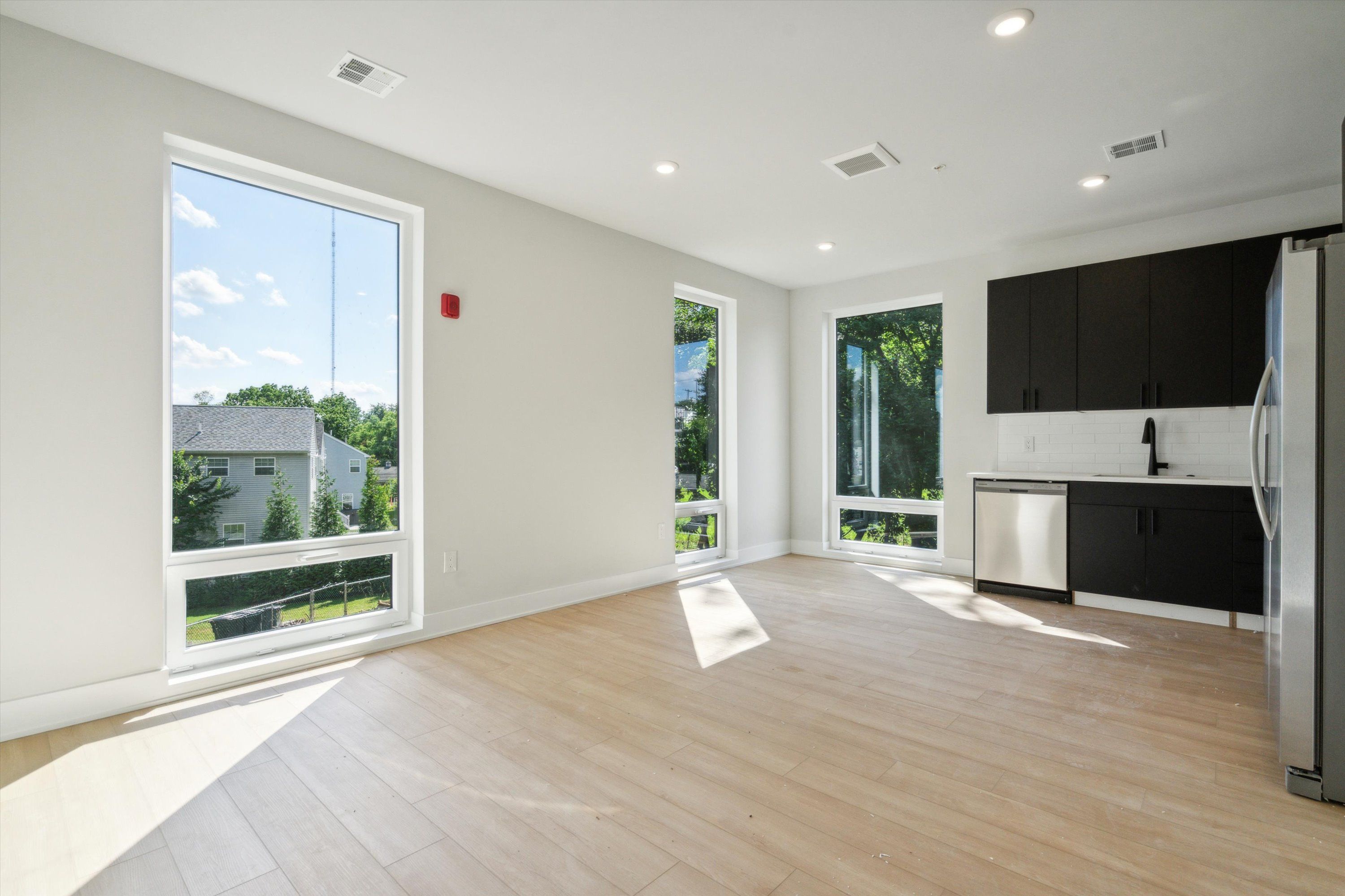 6910 Ridge Avenue Unit 411