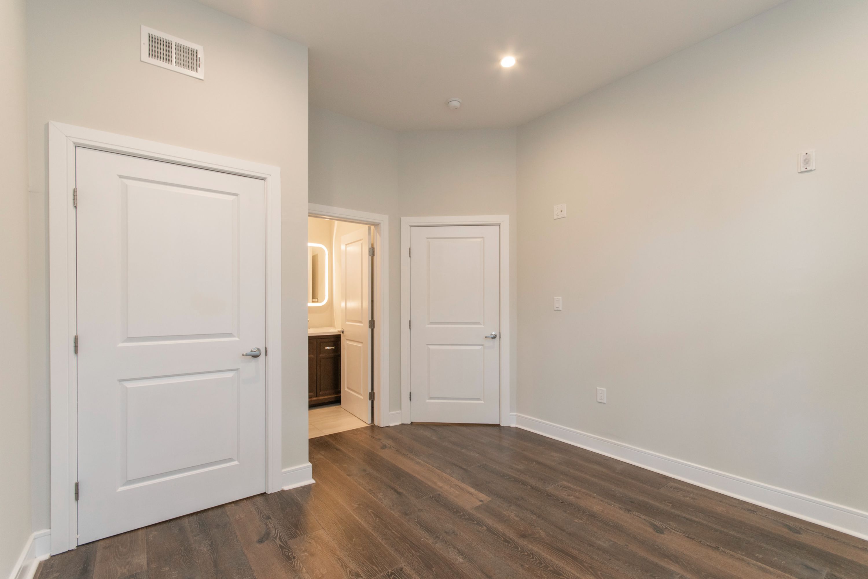 1229 N Franklin ST Unit 4