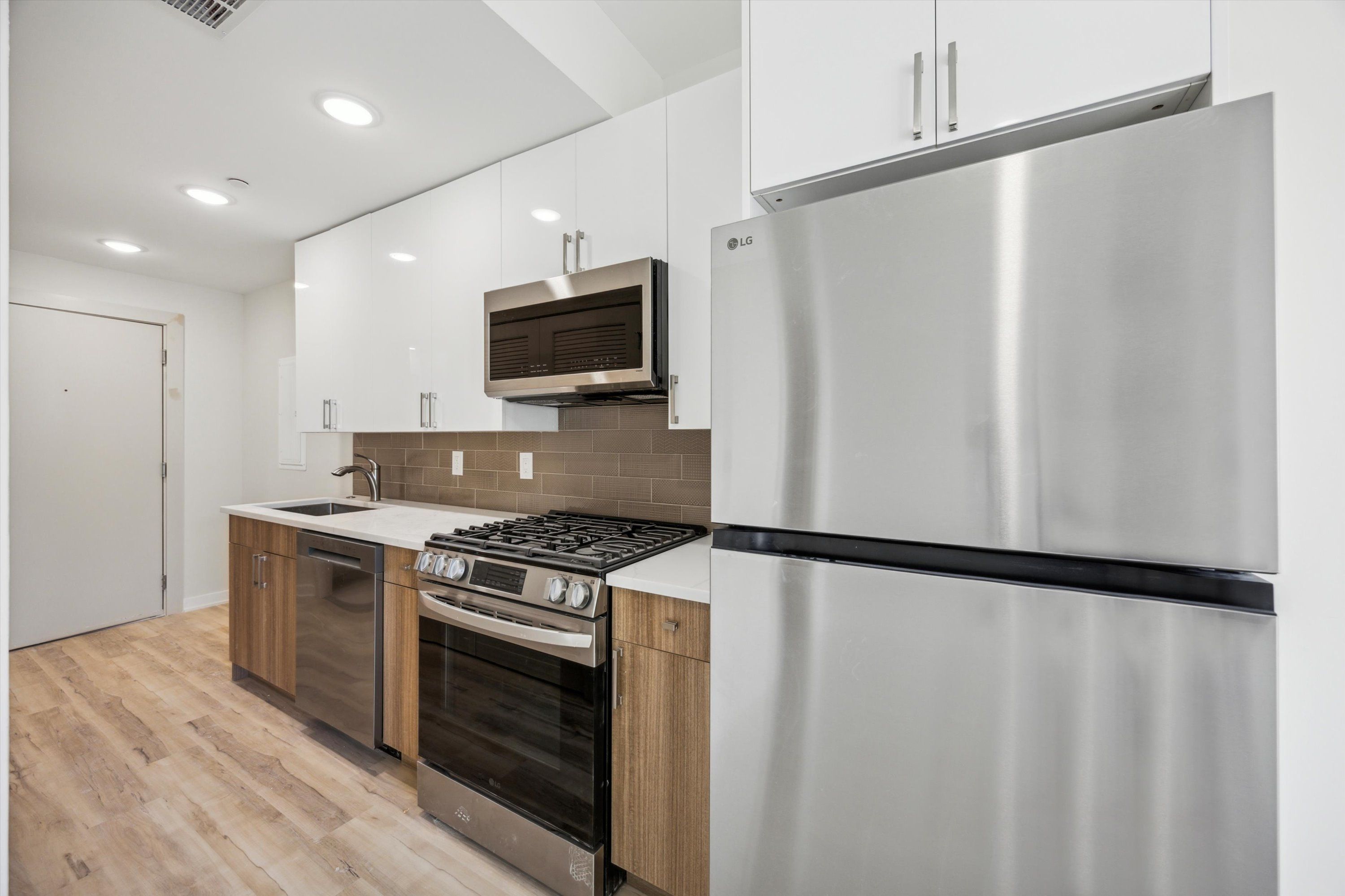 3729 LANCASTER AVE Unit 300