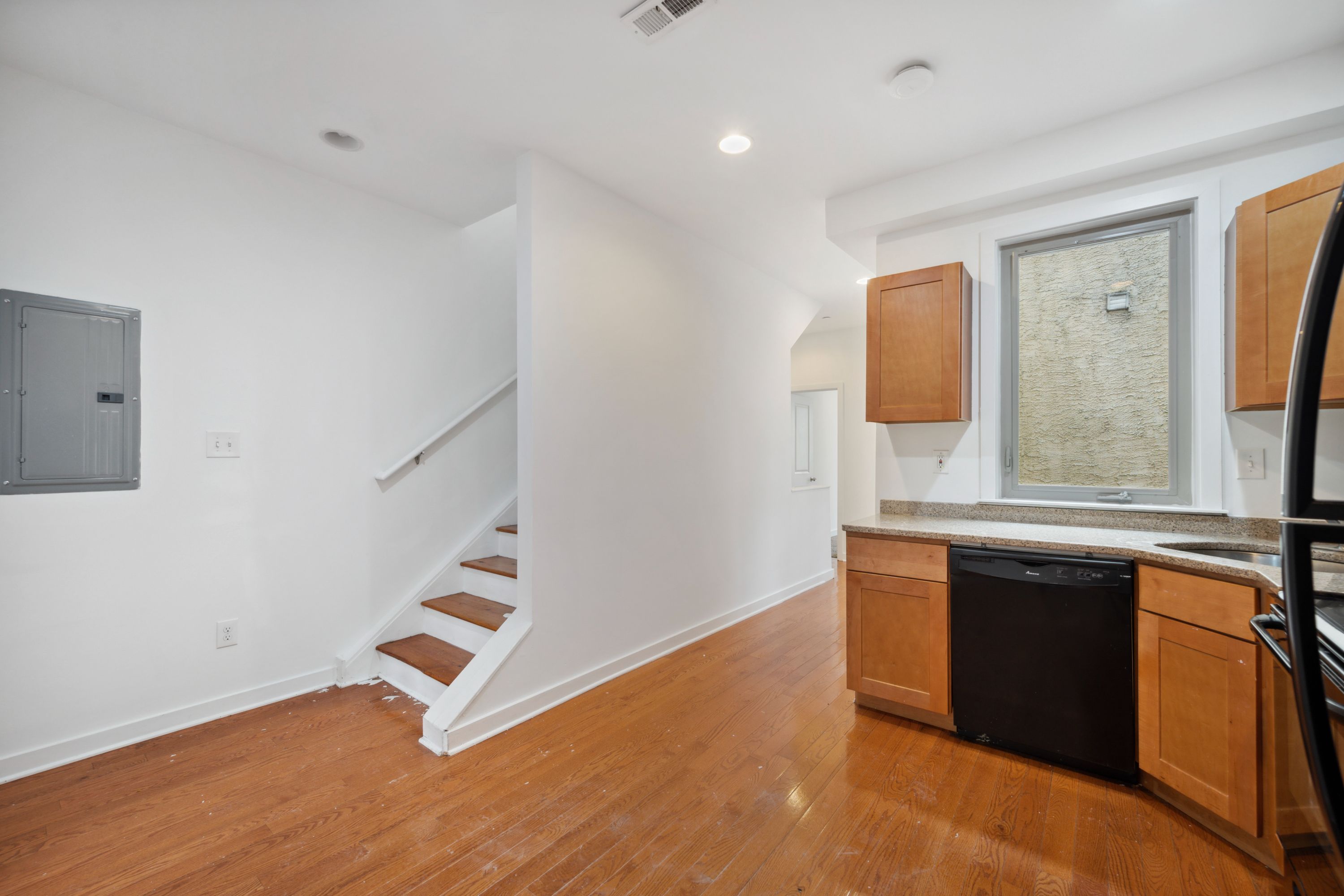 1612 N SYDENHAM ST Unit 2