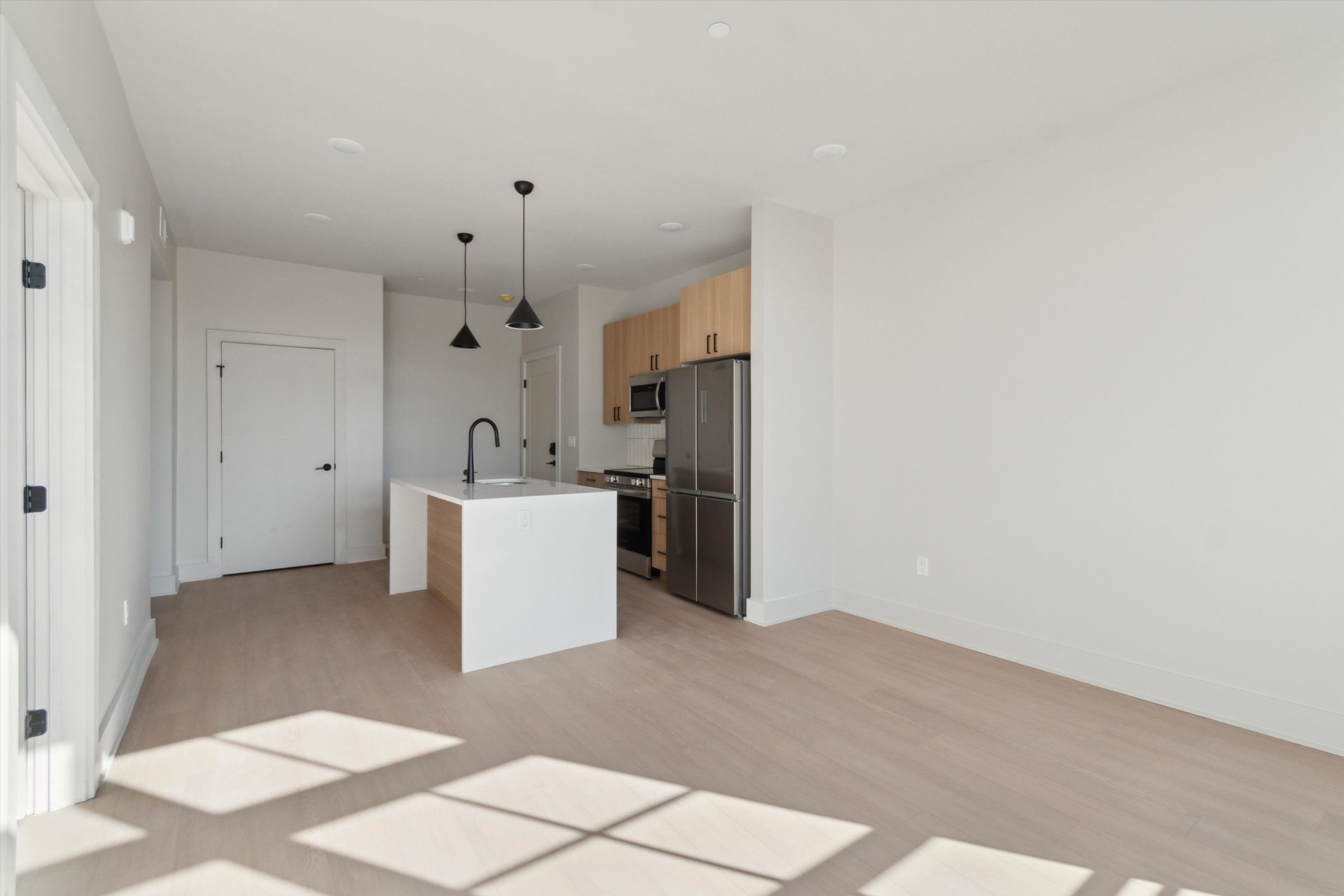 5521 Wayne Ave Unit 205