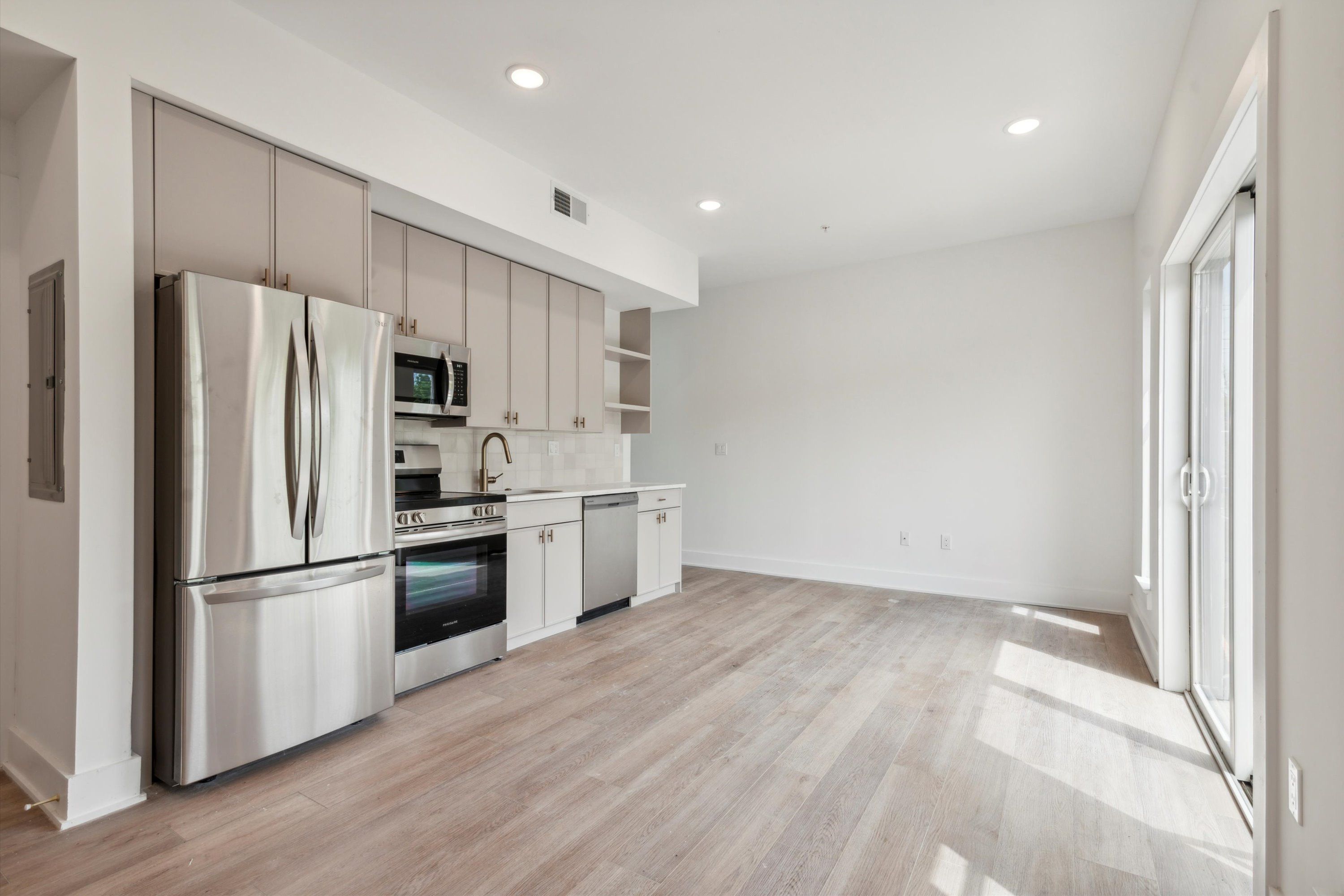 367 W Hortter St Unit 403