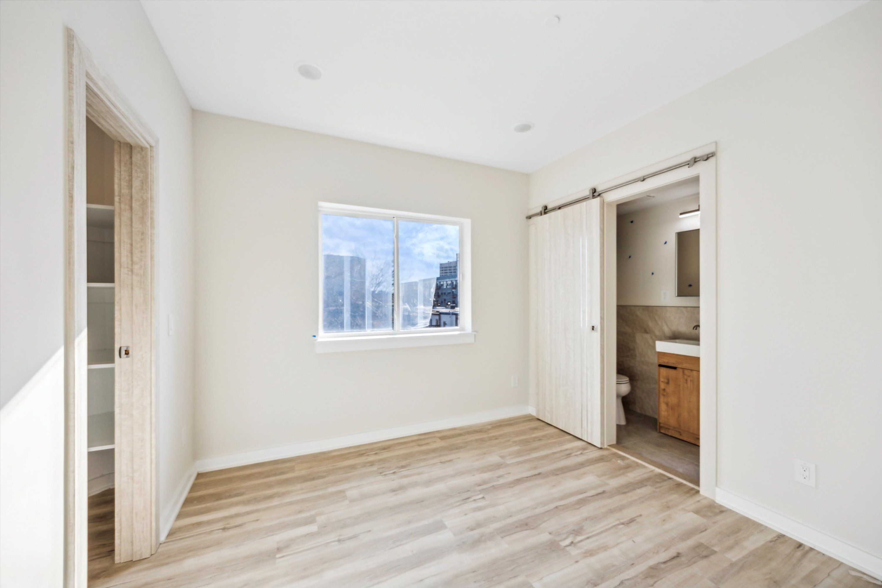3729 LANCASTER AVE Unit 203