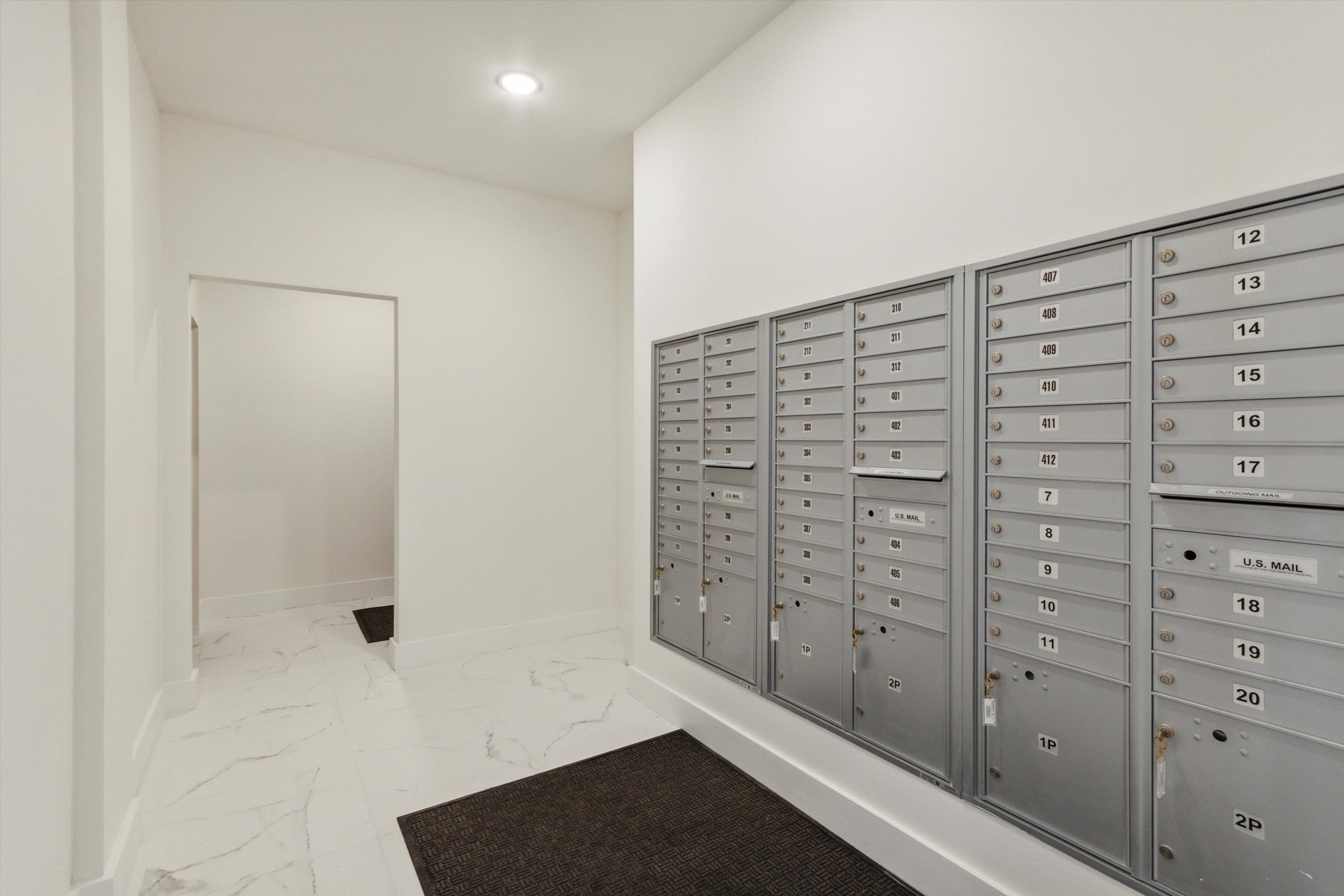 1221 E Fletcher St Unit 212