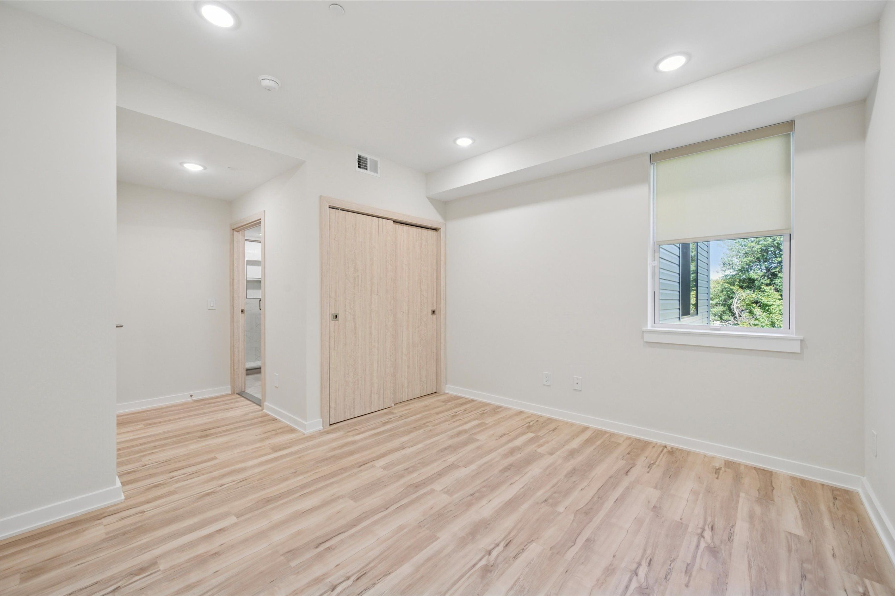 3729 LANCASTER AVE Unit 202