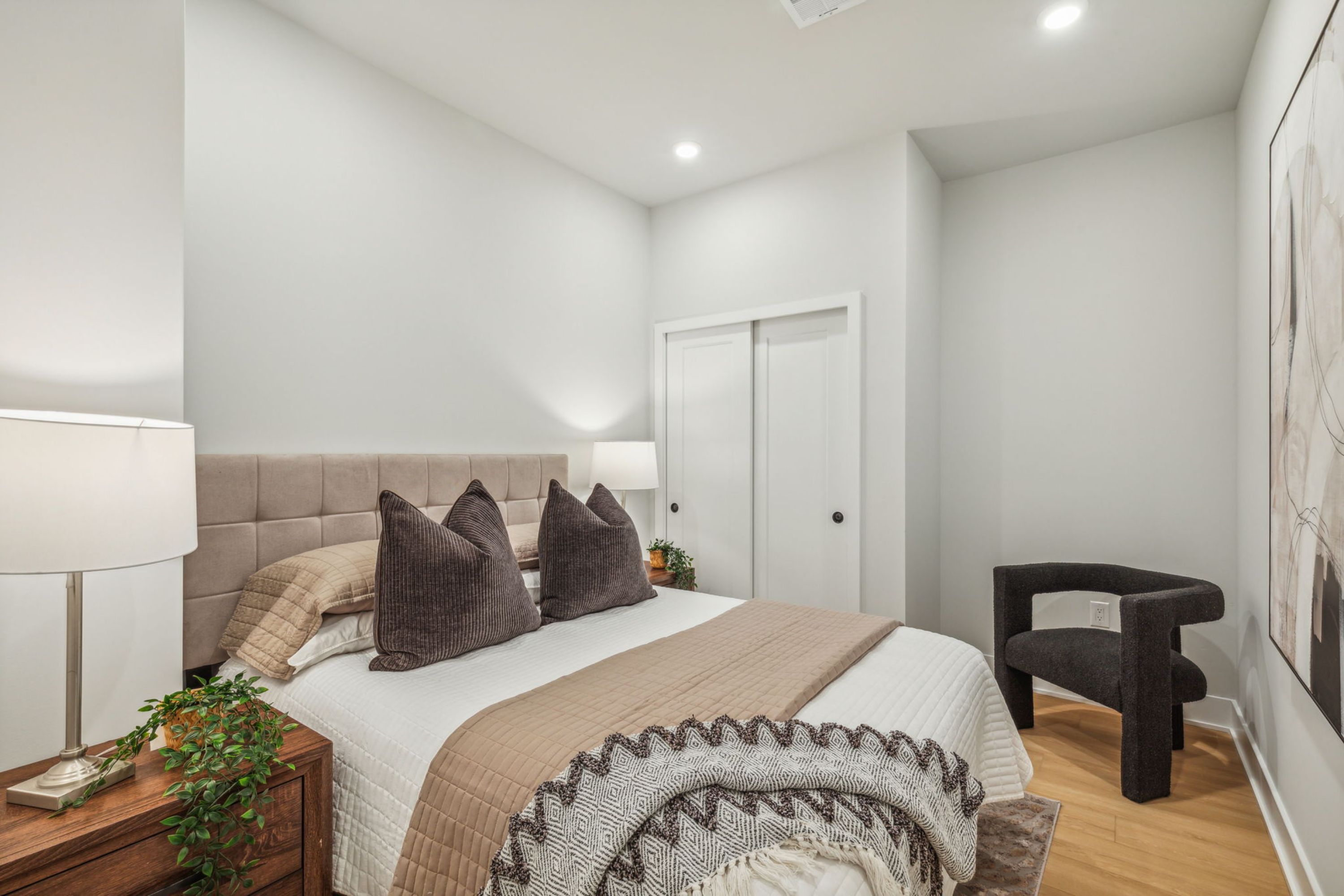 6910 Ridge Avenue Unit 205