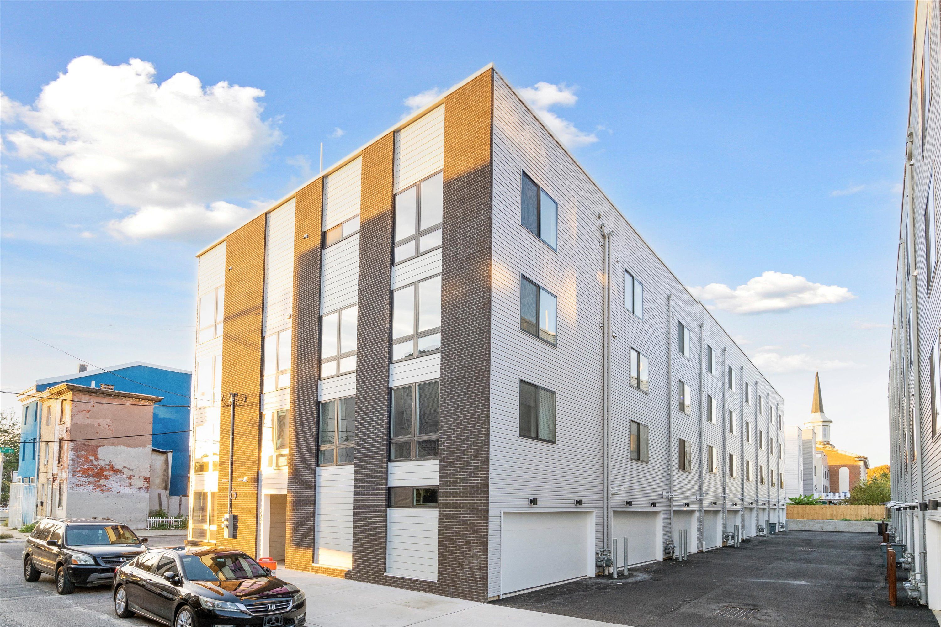 249 W OXFORD ST Unit 1