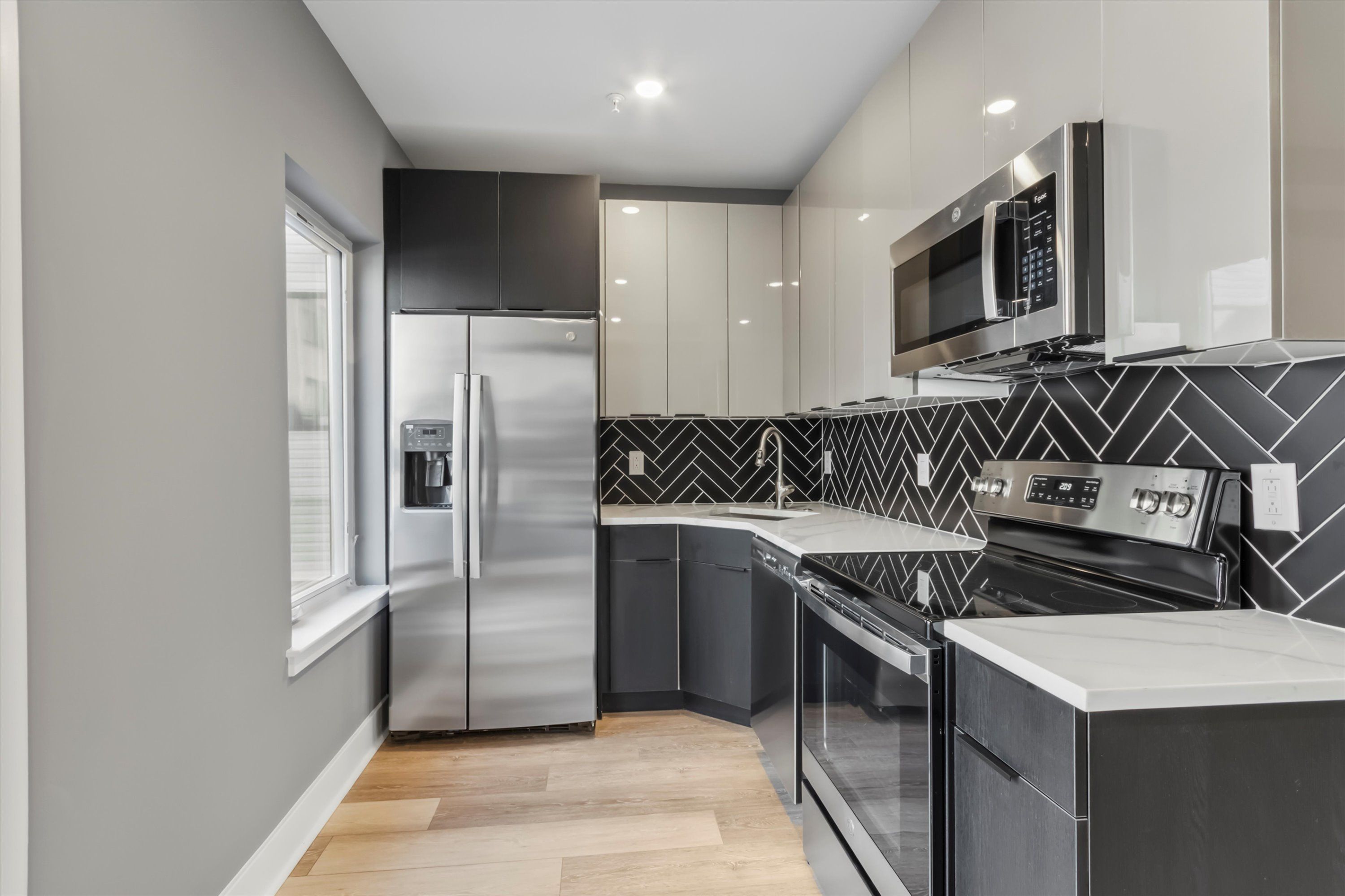 1615 POPLAR ST Unit 3