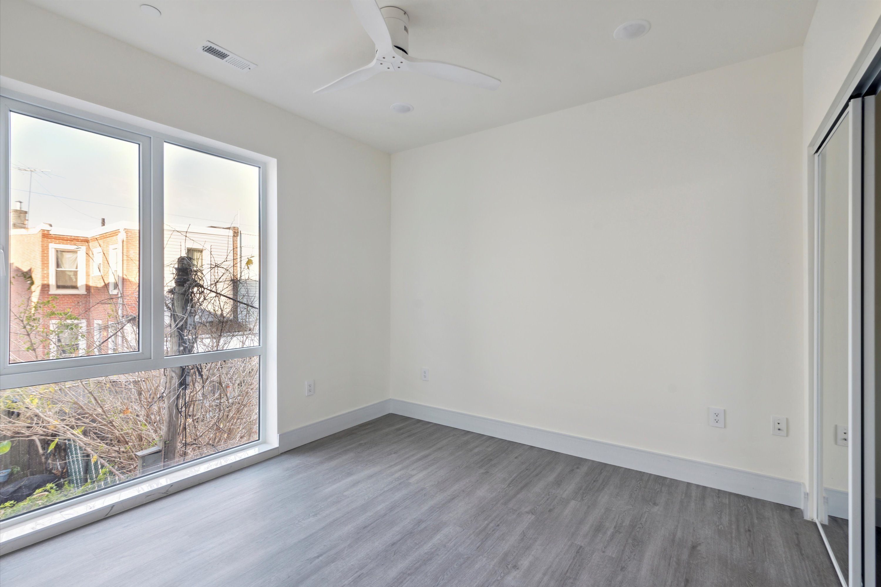 1221 E Fletcher St Unit 404