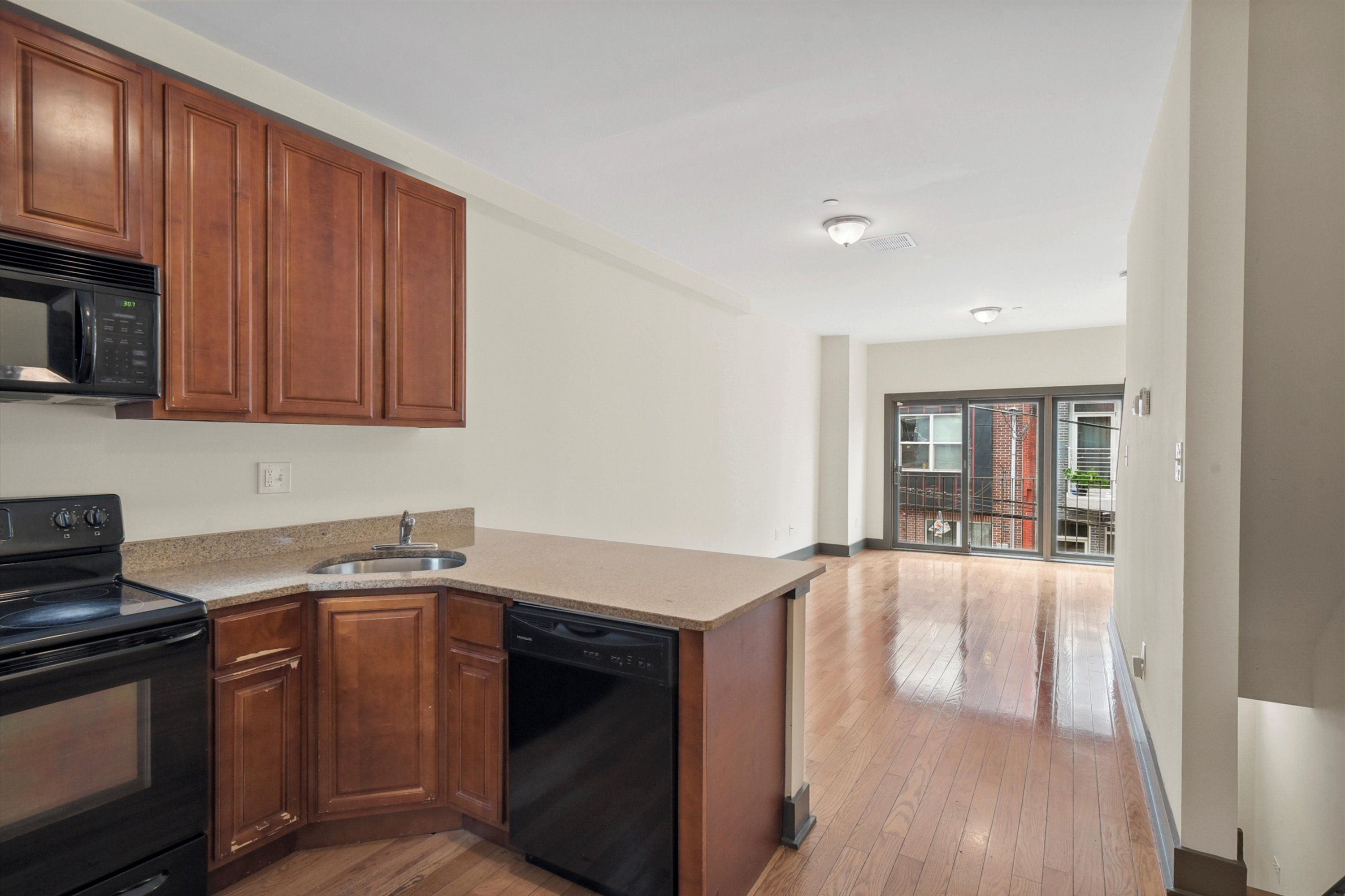 1947 N GRATZ ST Unit 2