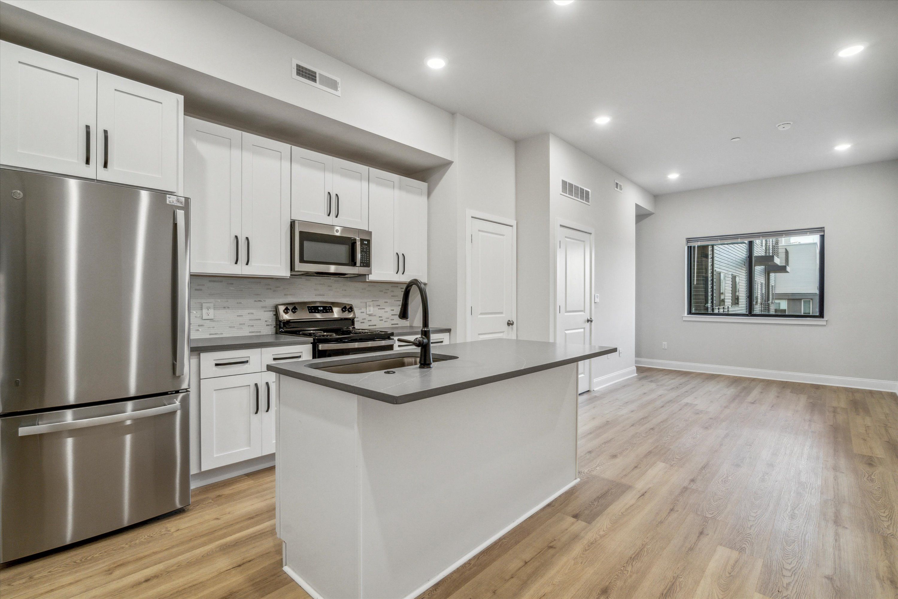 2143 E LEHIGH AVE Unit 201