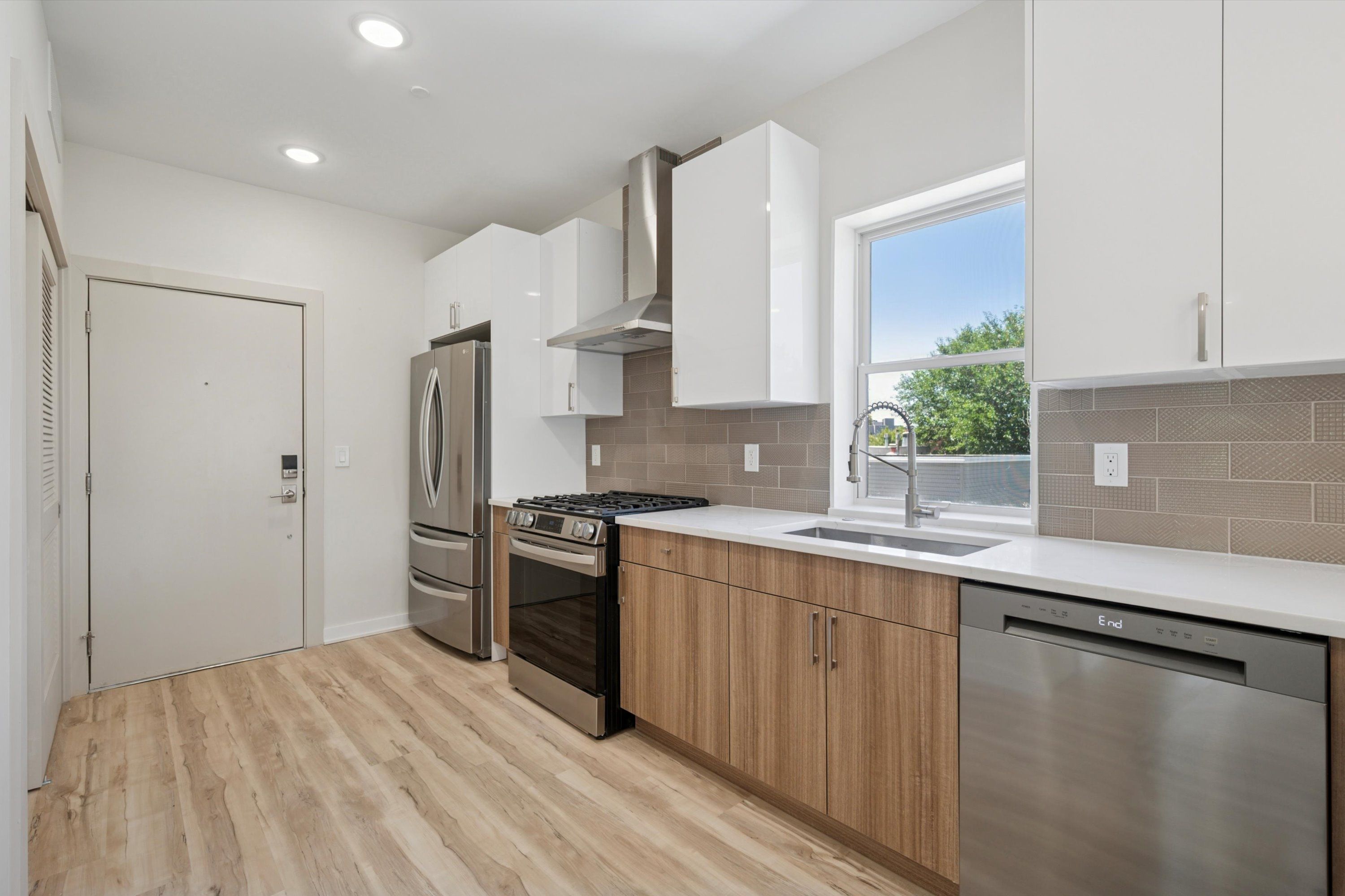 3729 LANCASTER AVE Unit 203