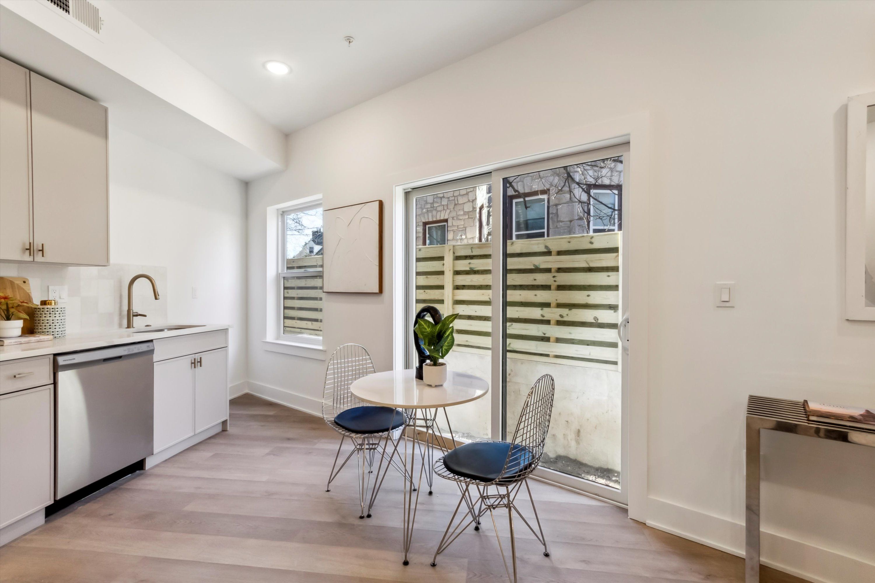 367 W Hortter St Unit 202