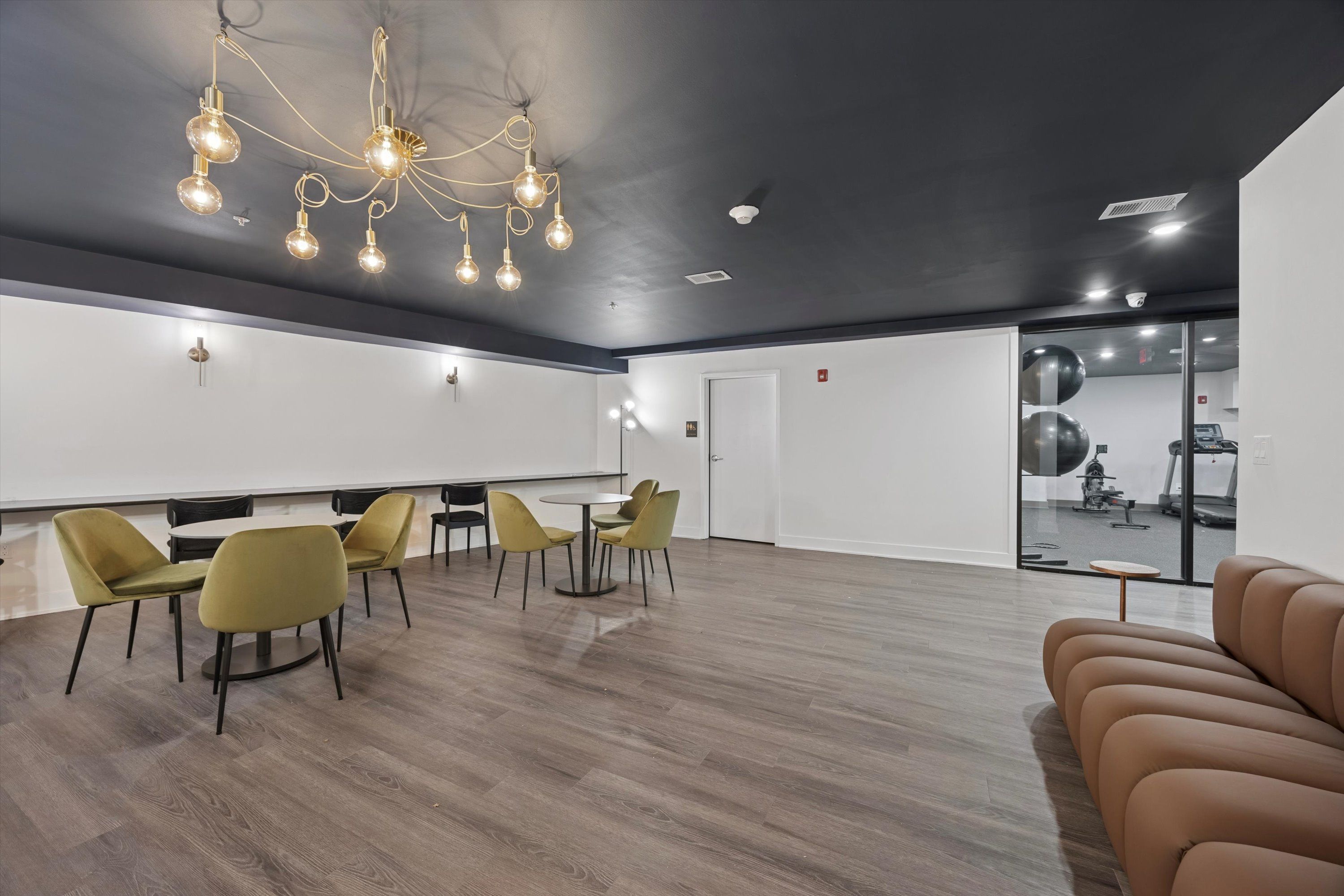 6910 Ridge Avenue Unit 306