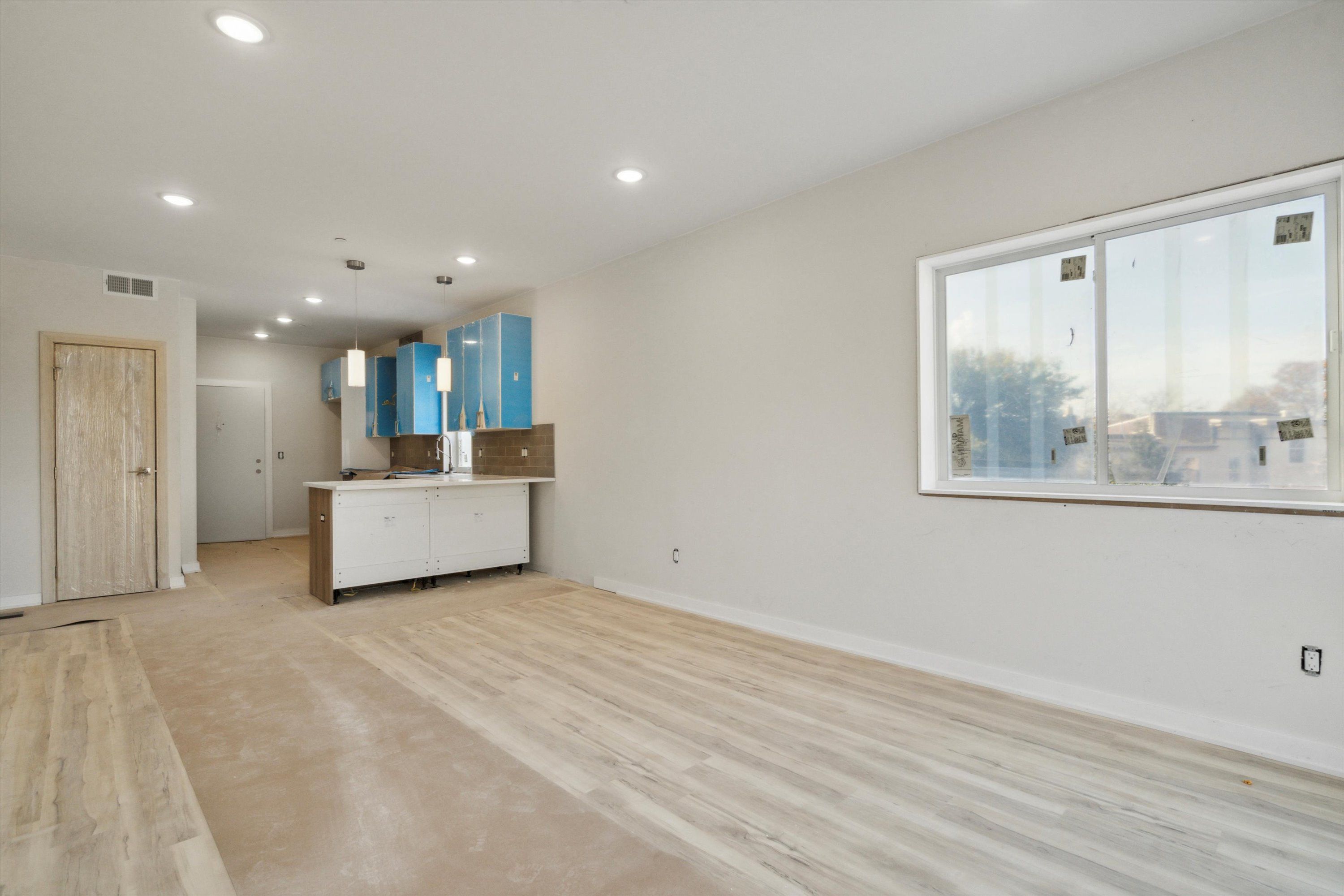 3729 LANCASTER AVE Unit 103