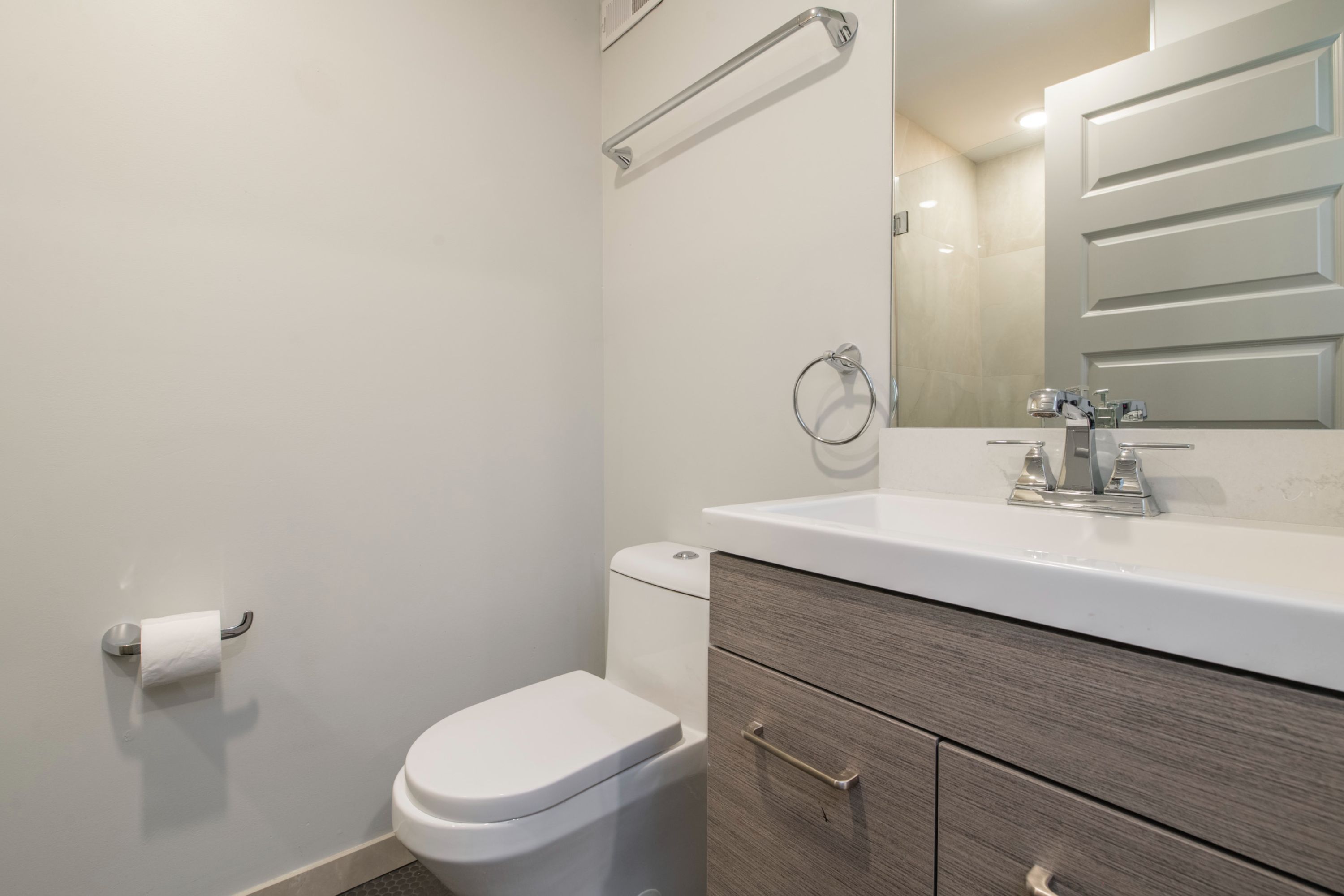 628 N Bodine ST Unit 1