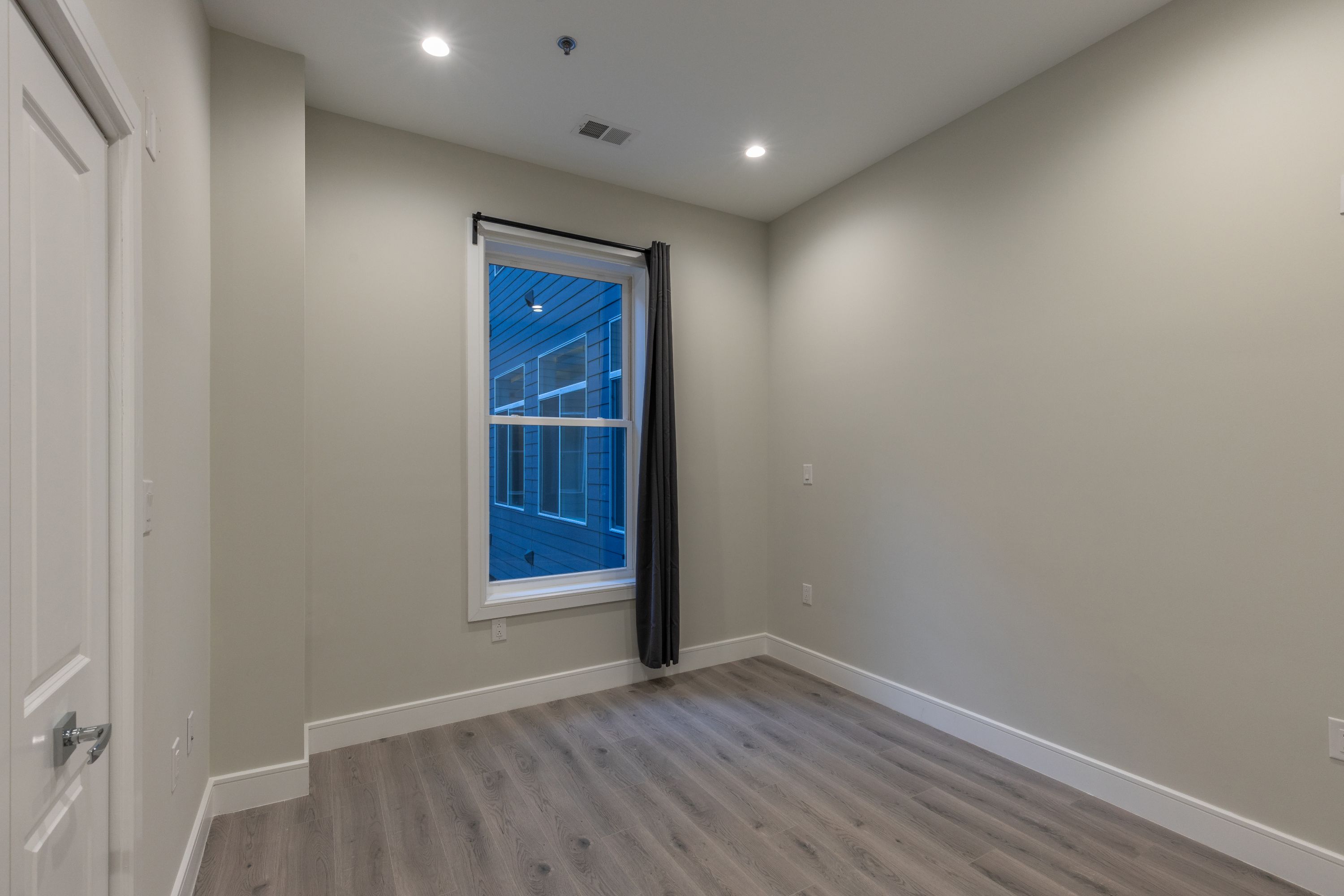 1133 E COLUMBIA AVE Unit 102