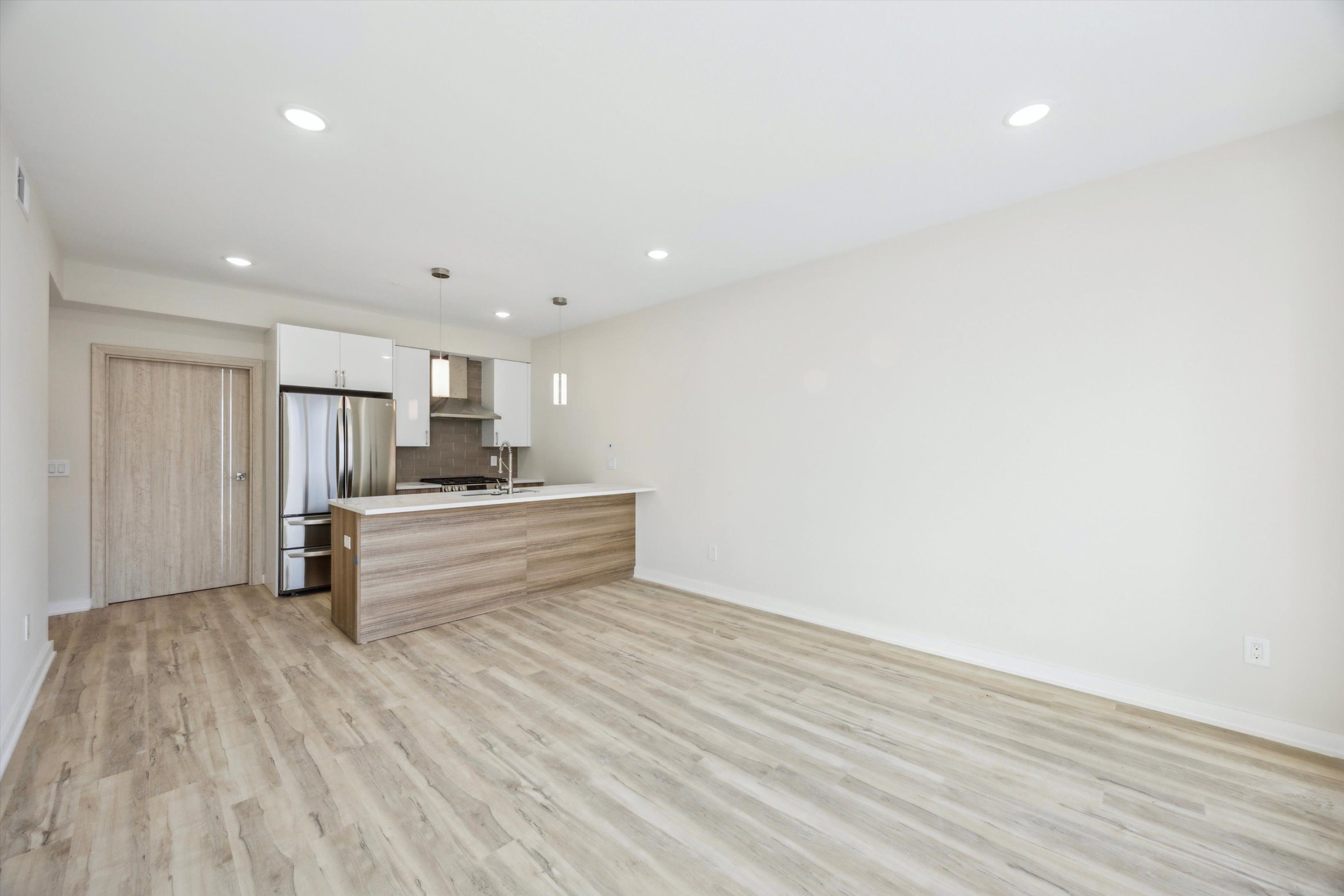3729 LANCASTER AVE Unit 201