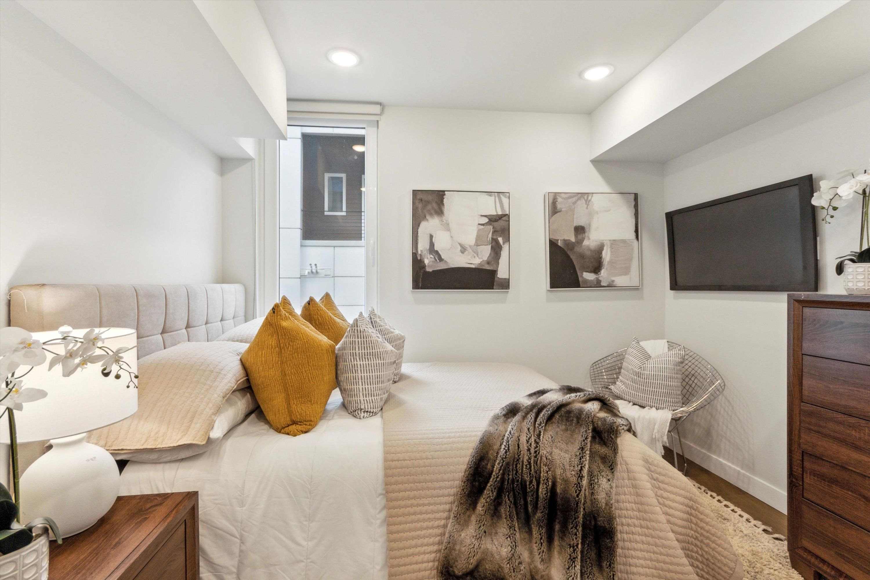 1102 GERMANTOWN AVENUE Unit 405