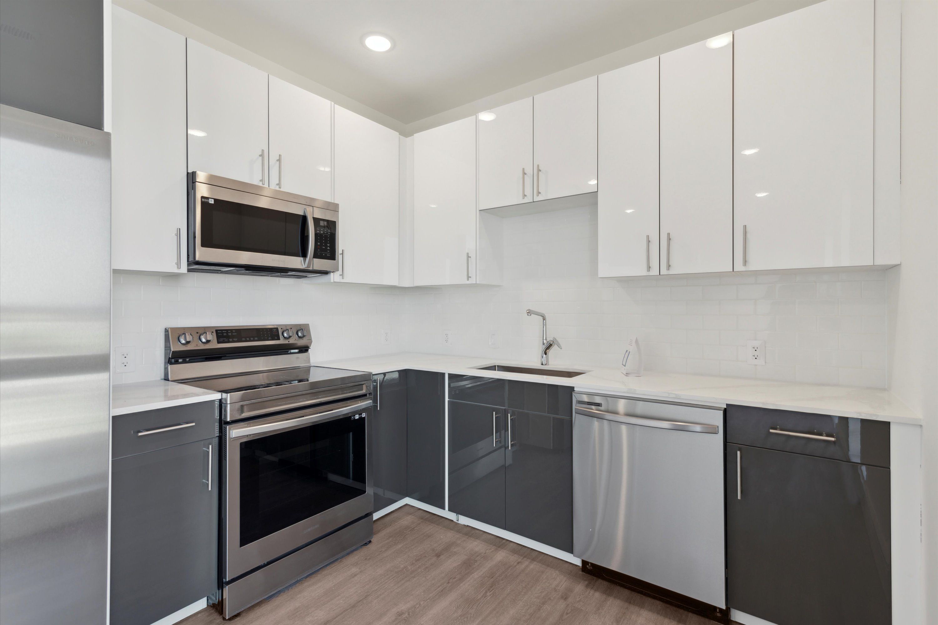 1221 E Fletcher St Unit 404