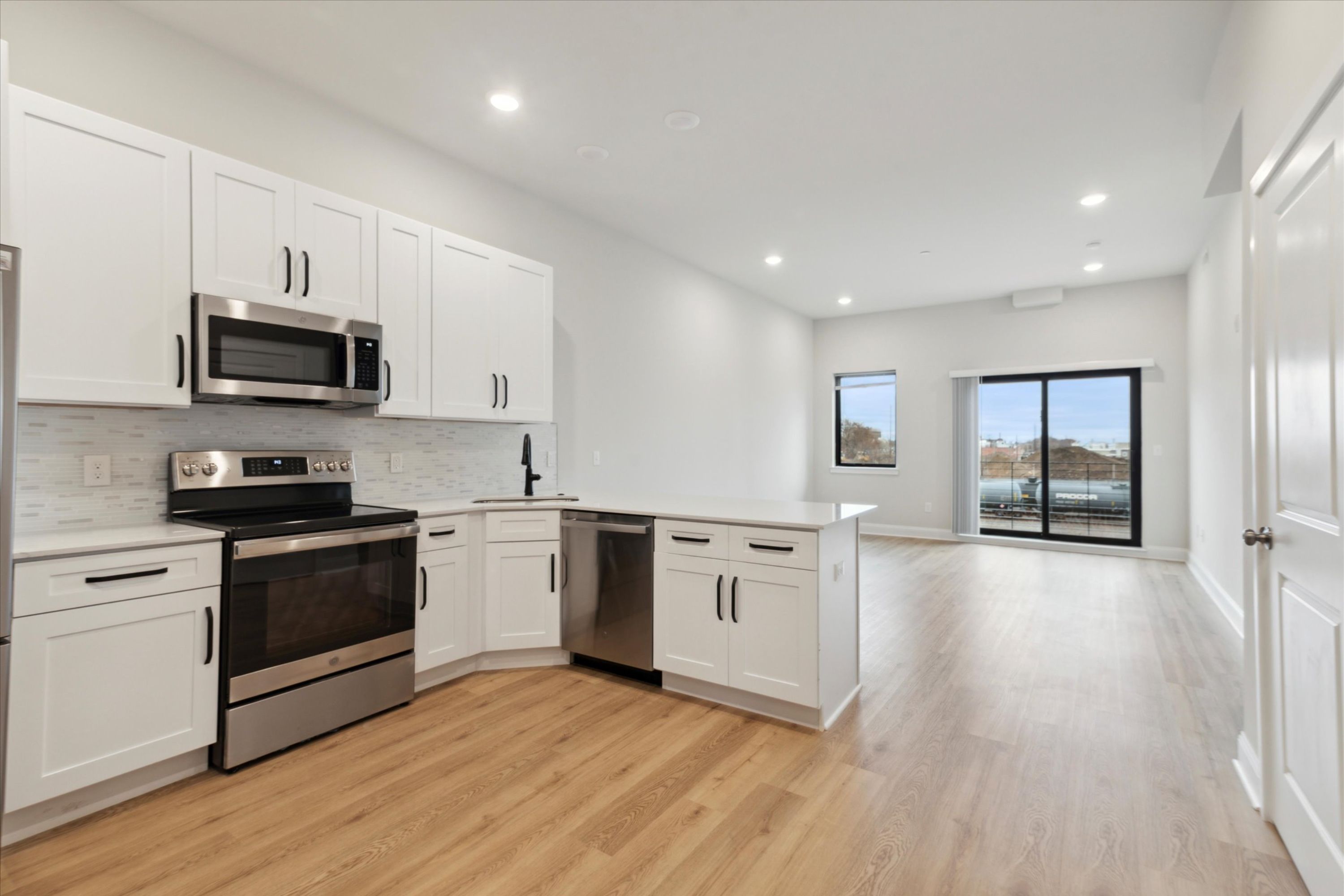 2157 E LEHIGH AVE Unit 415