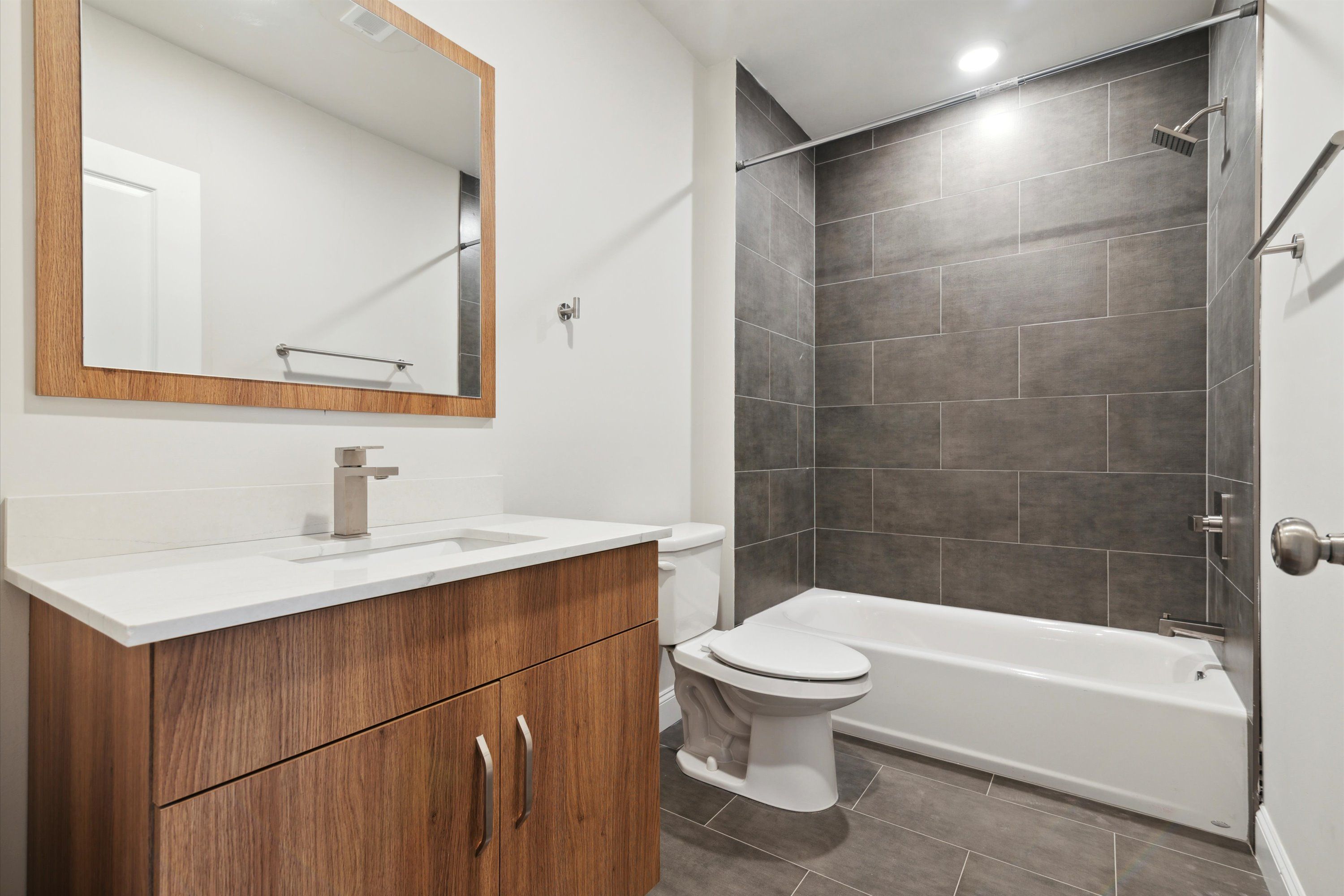 2157 E LEHIGH AVE Unit 307