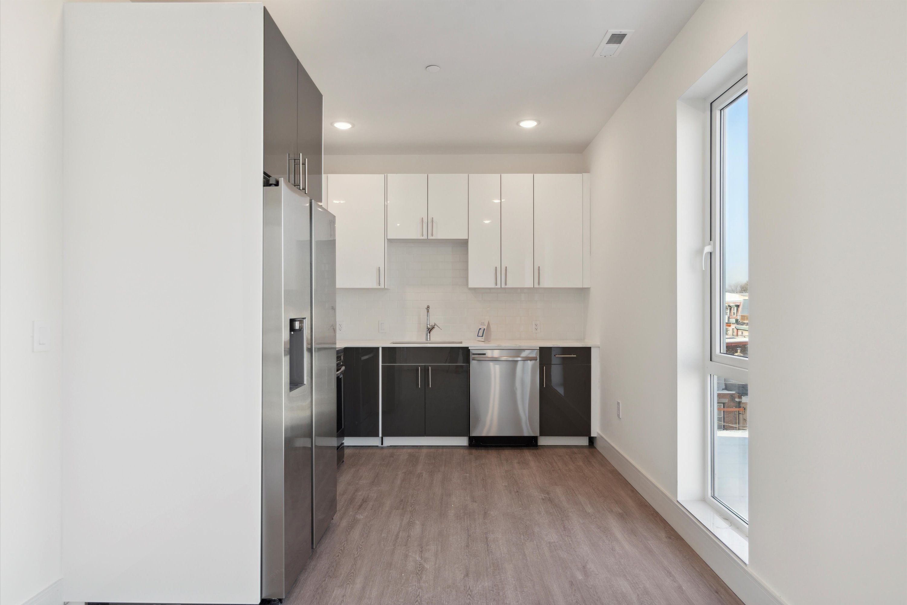 1221 E Fletcher St Unit 404