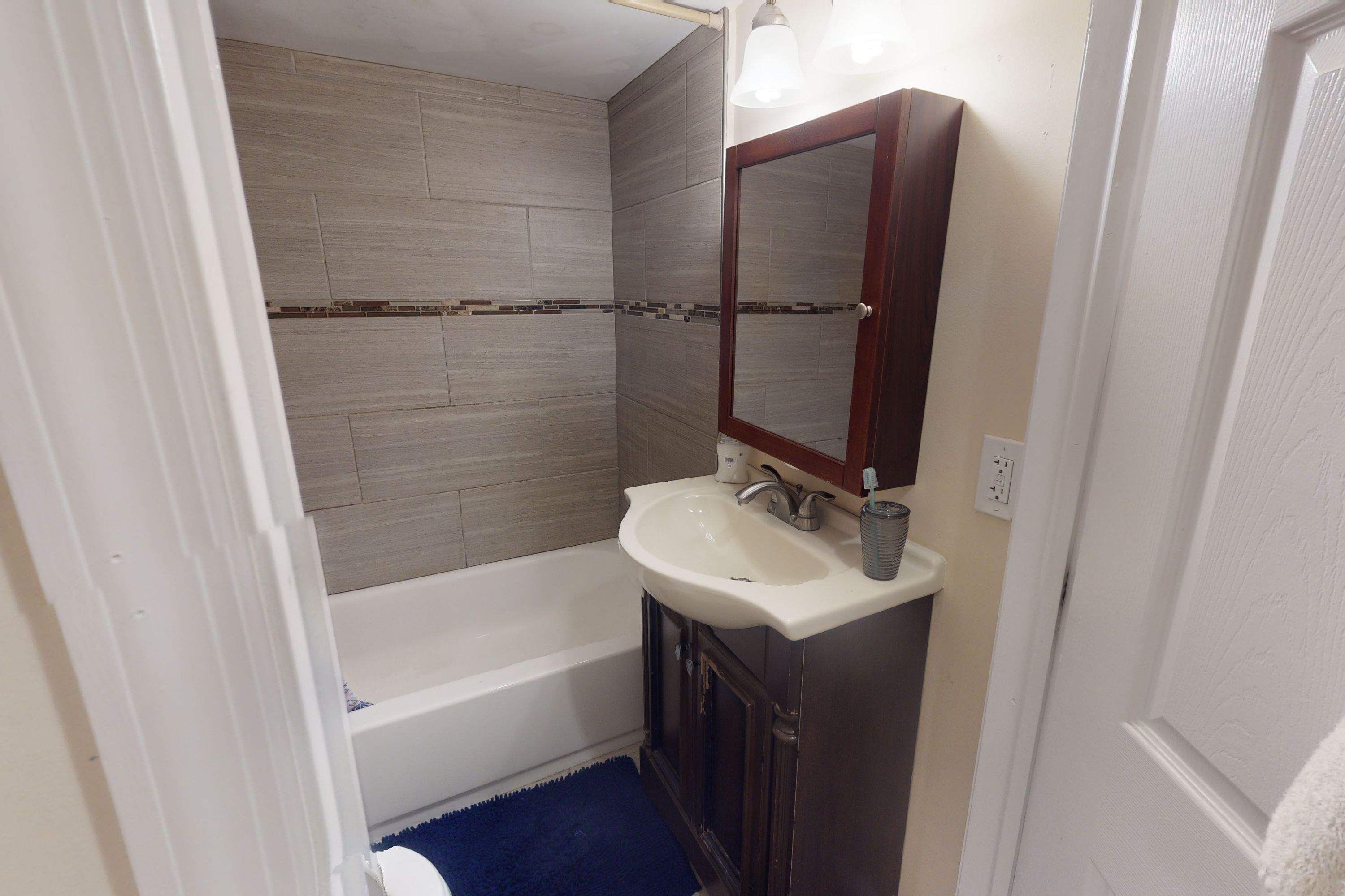 623 S 42nd St Unit Lower