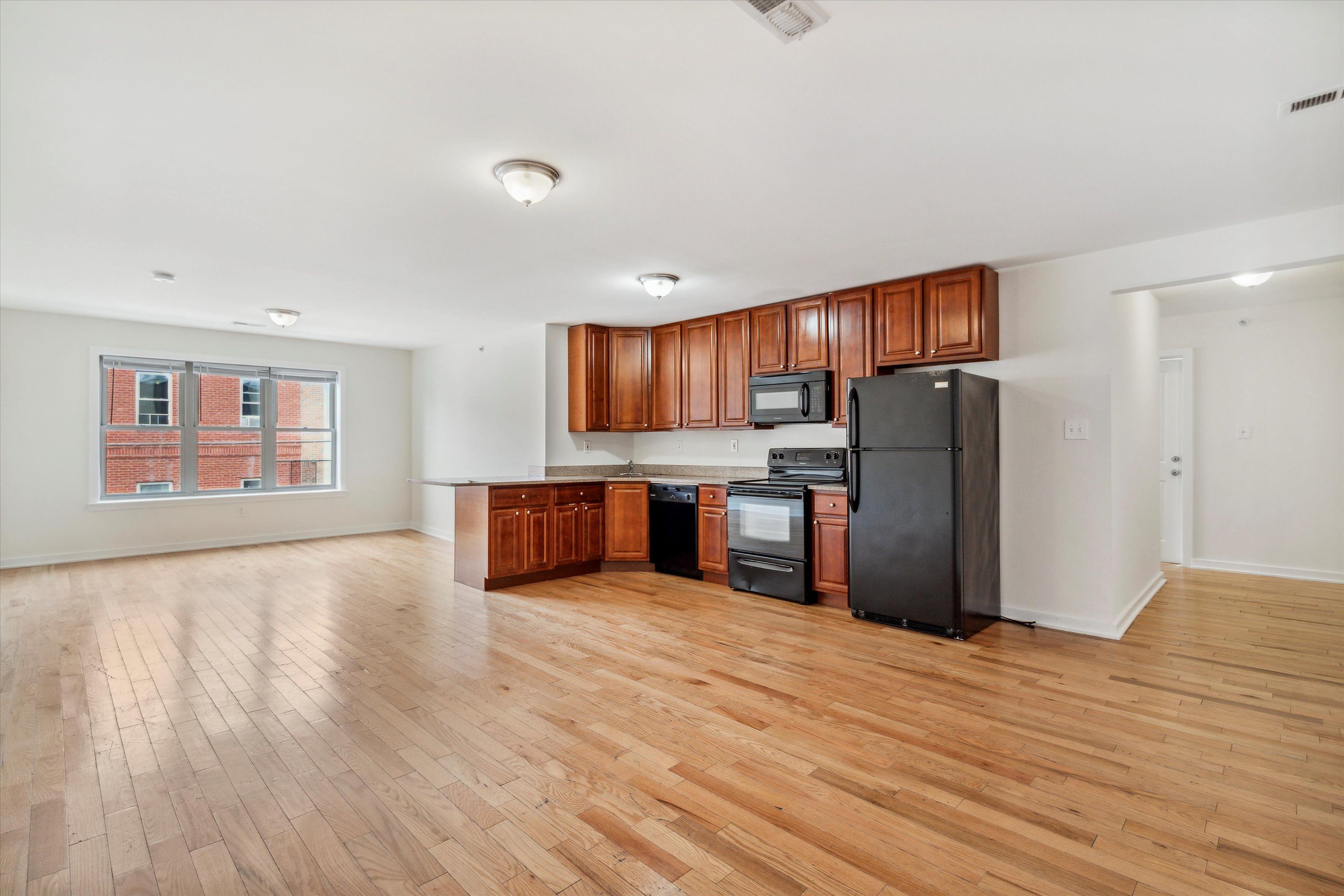 2025 N 17th ST Unit 202