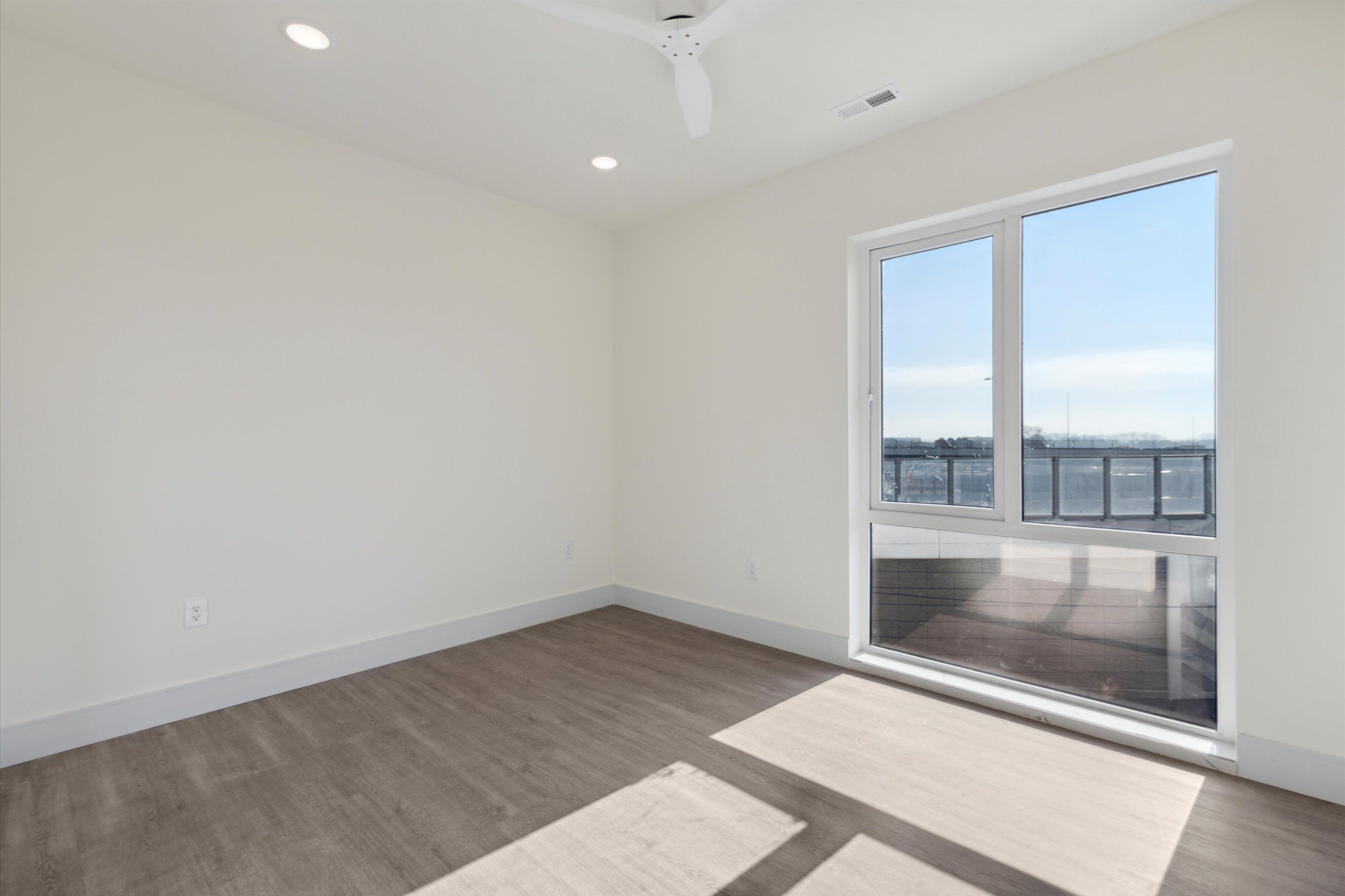 1221 E Fletcher St Unit 303
