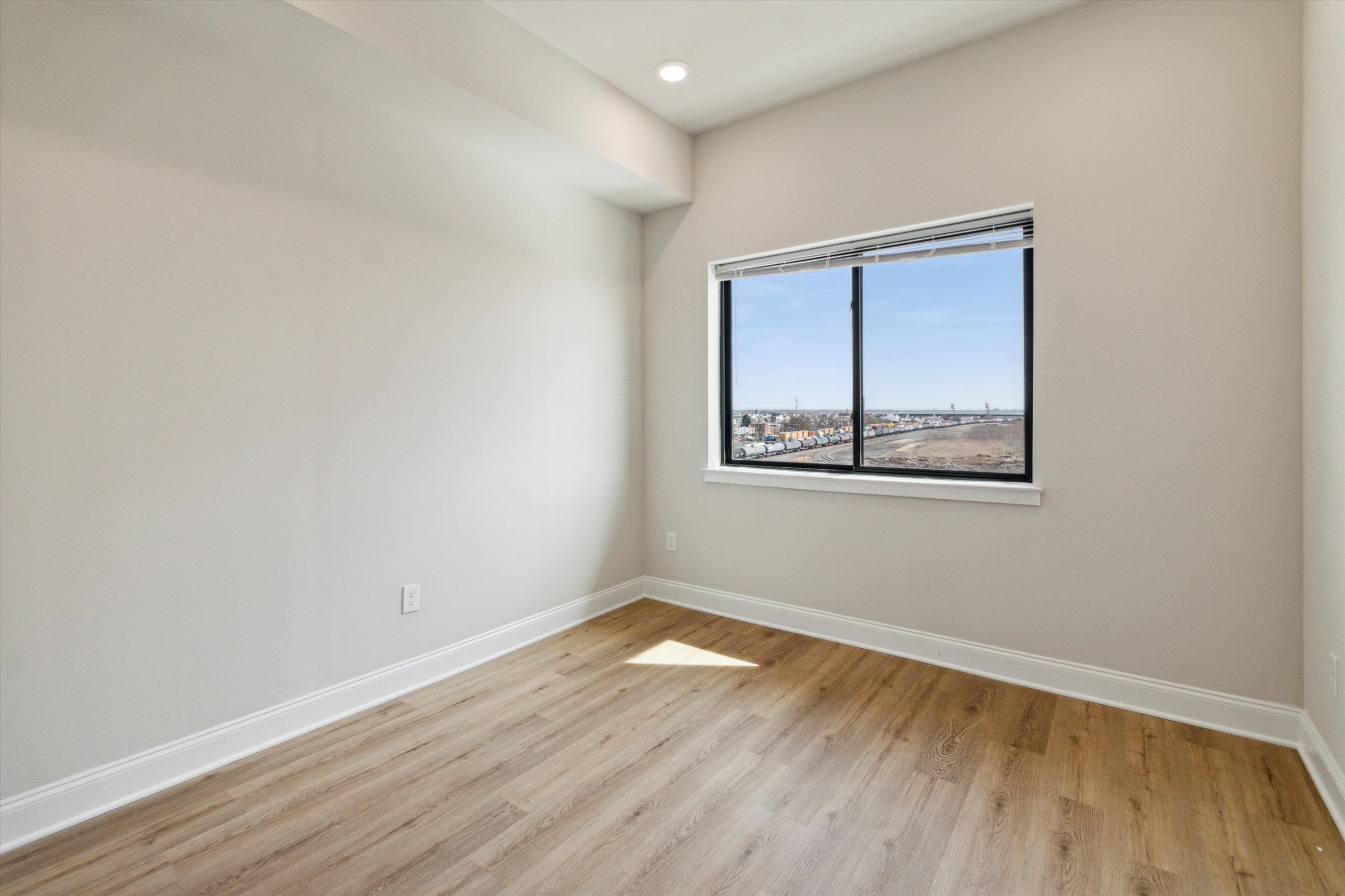 2143 E LEHIGH AVE Unit 404