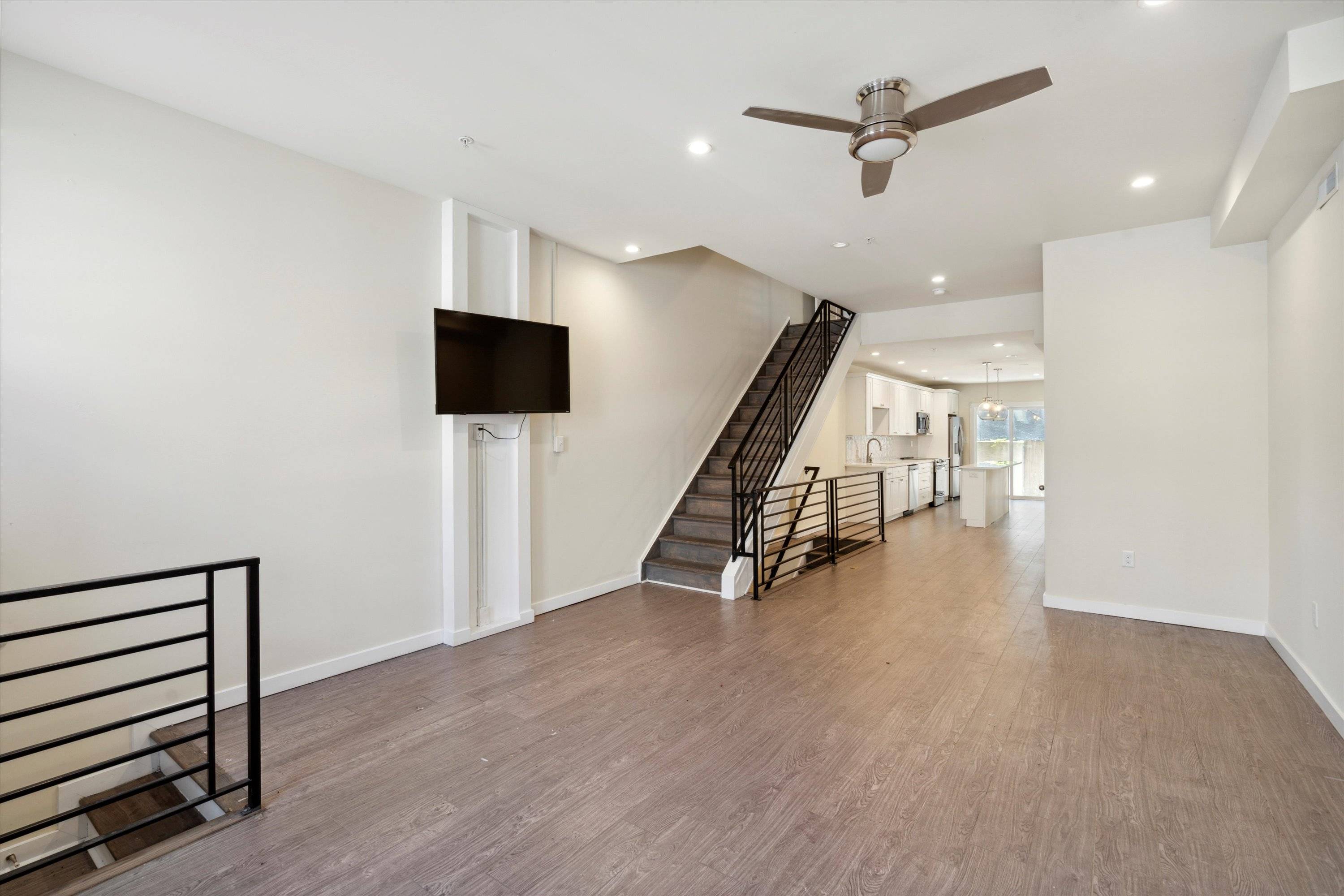 1826 W Montgomery Ave