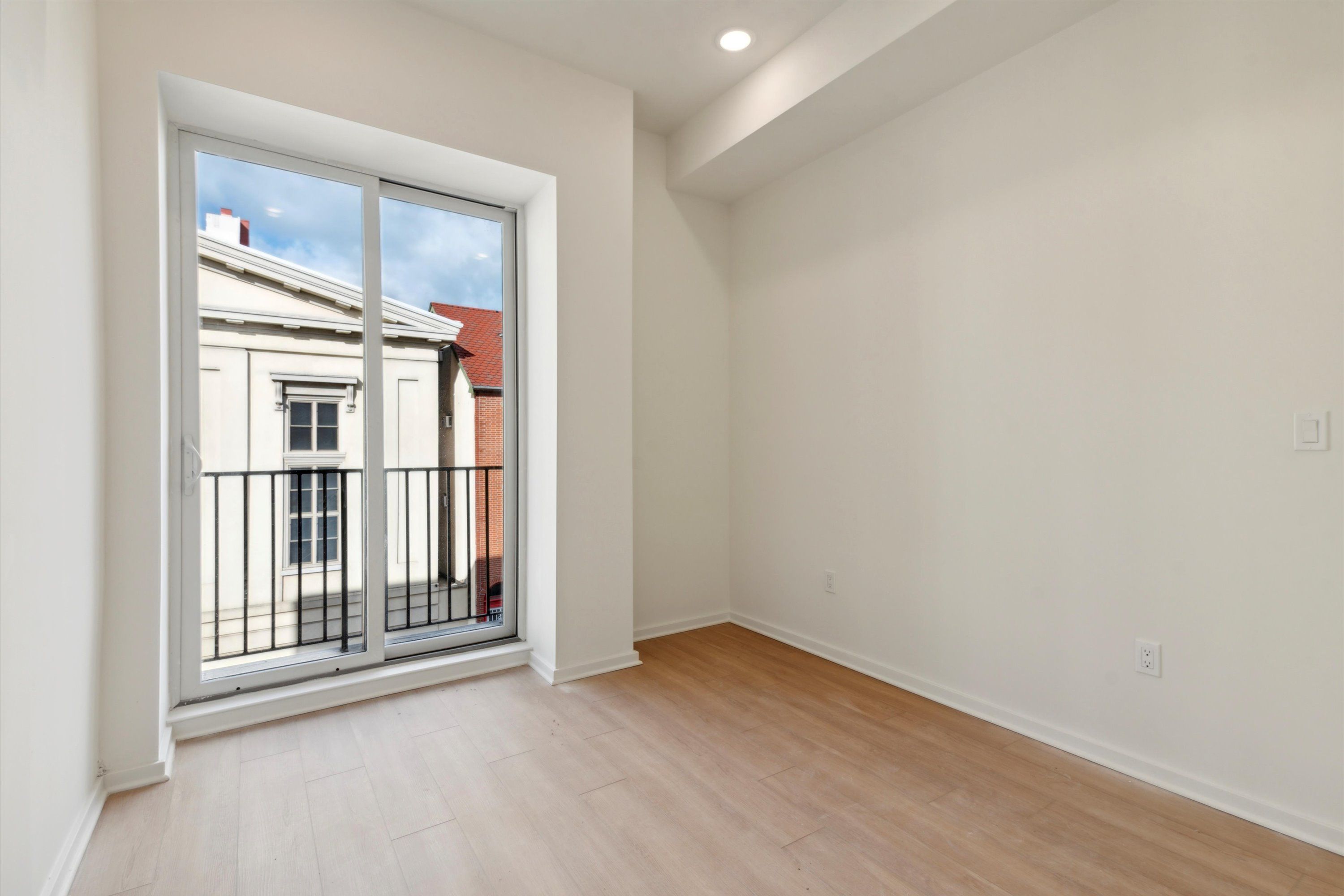 225 N 12TH ST Unit 403