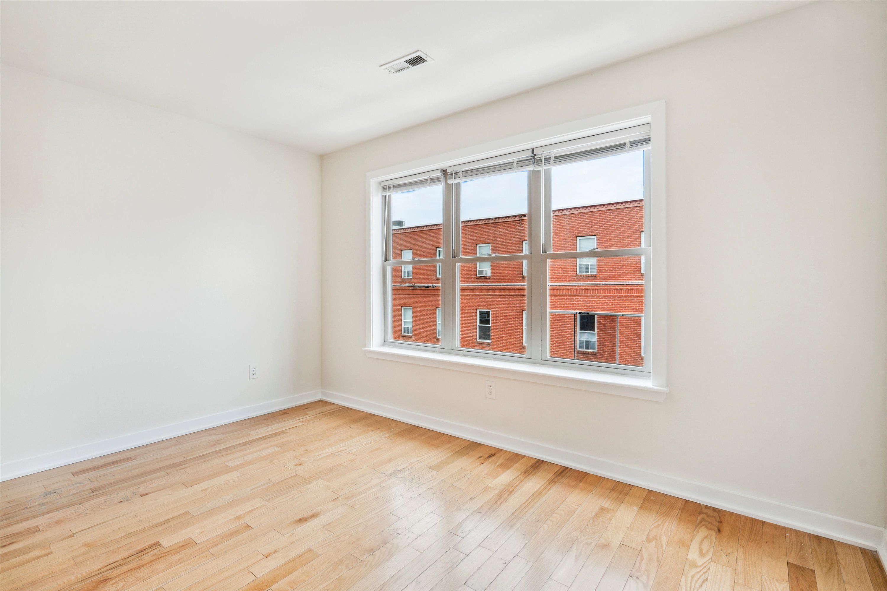 2025 N 17th ST Unit 202