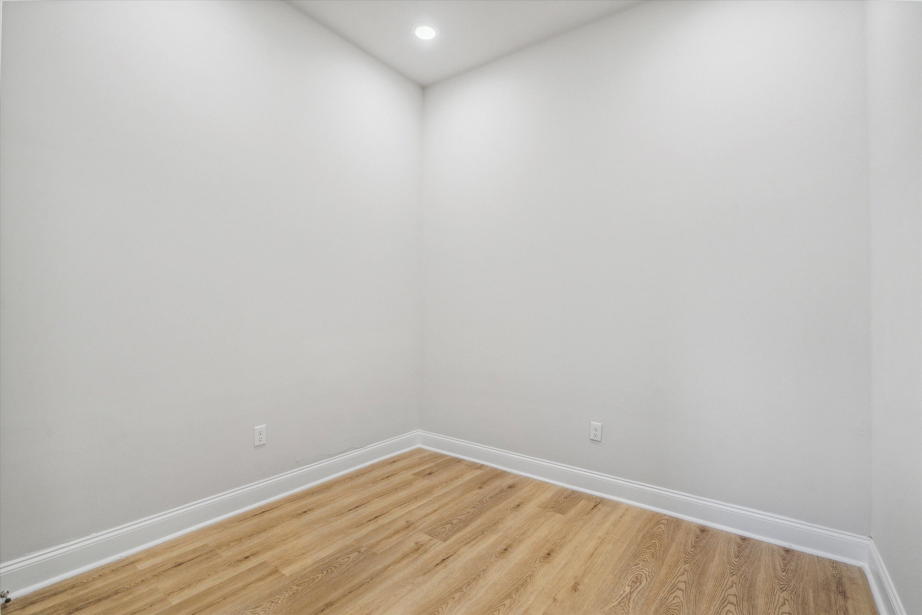 2157 E LEHIGH AVE Unit 401