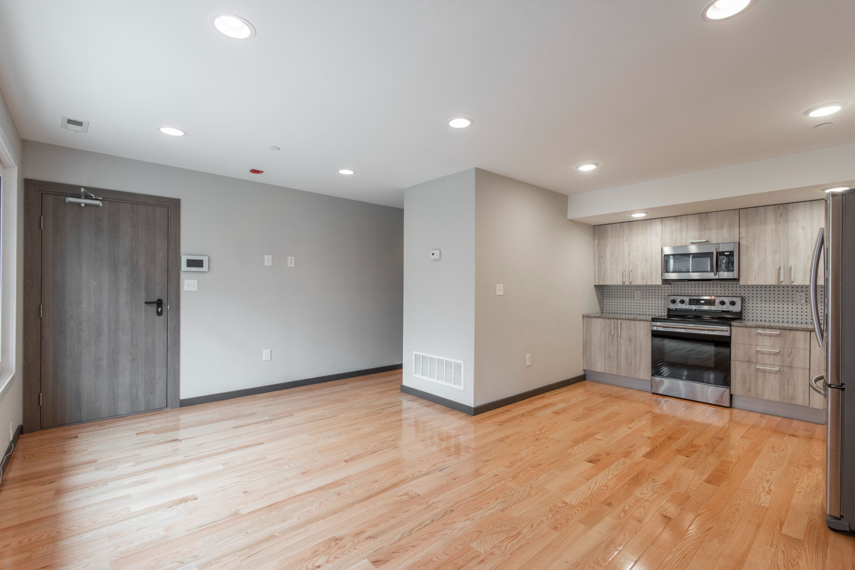 2545-47 MONTROSE ST Unit B