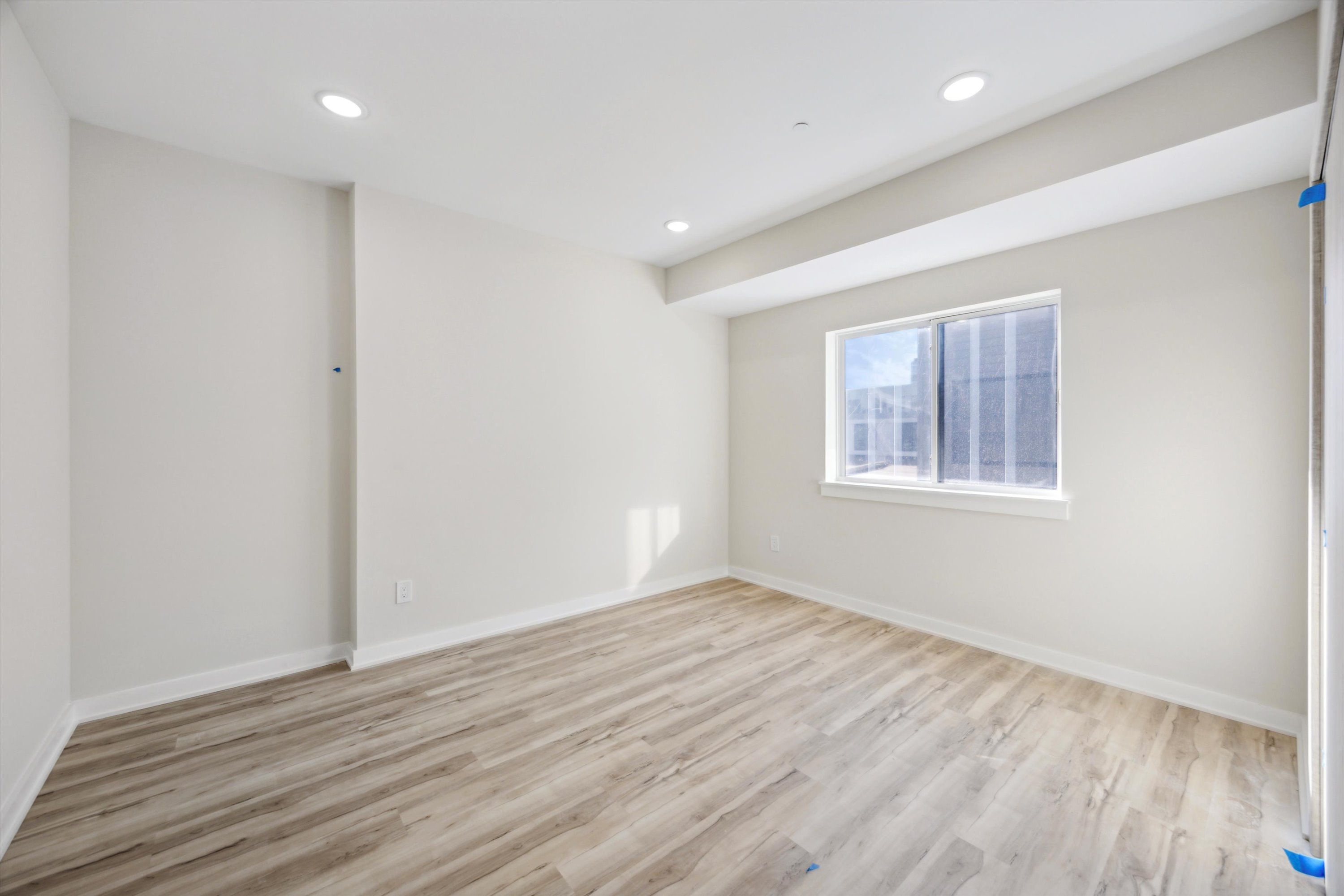 3729 LANCASTER AVE Unit 202